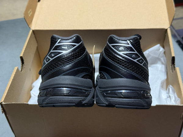 Asics Gel 1130 - Black/Silver Size 10.5