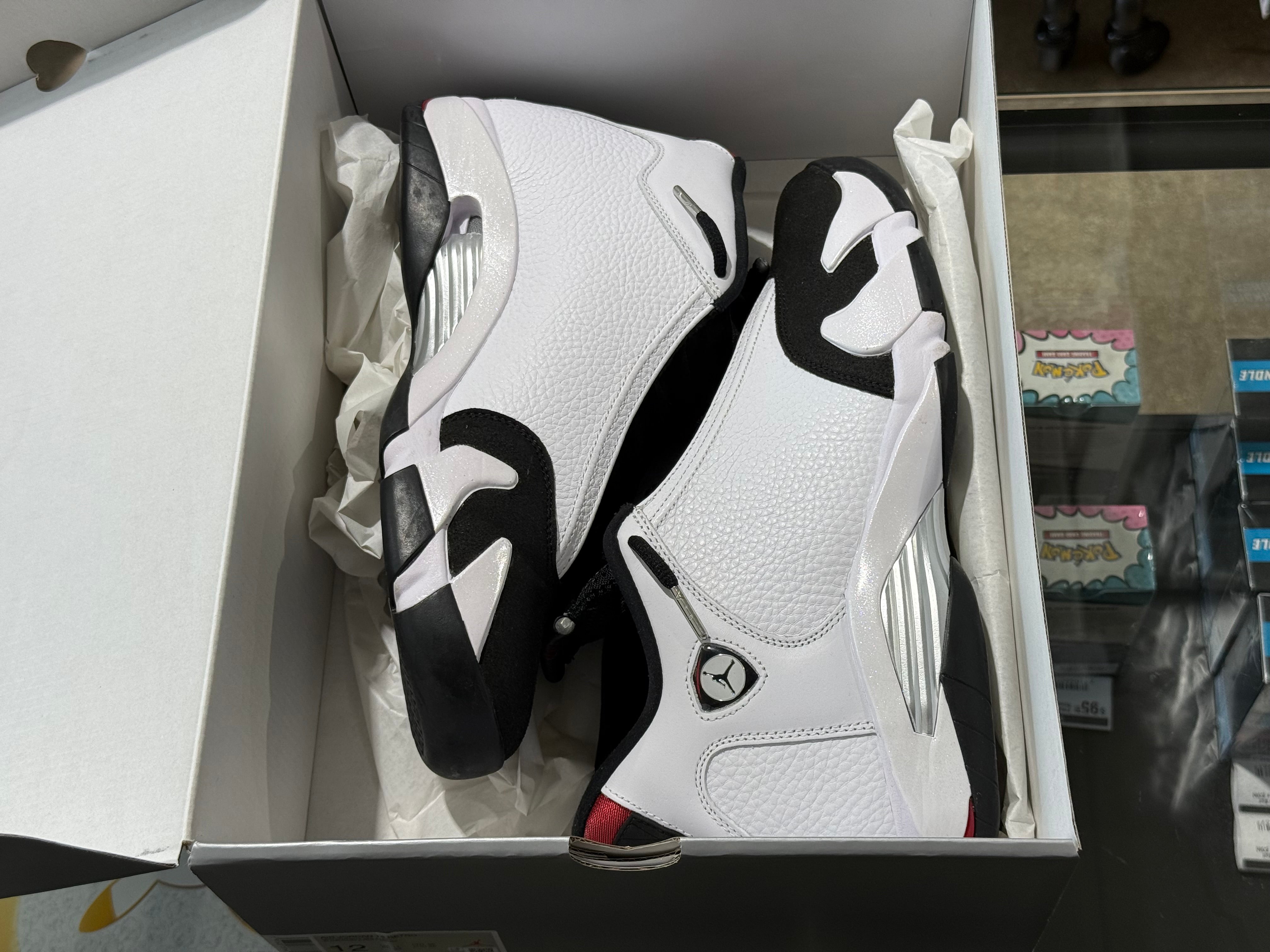 Air Jordan 14 Retro - Black Toe Size 12