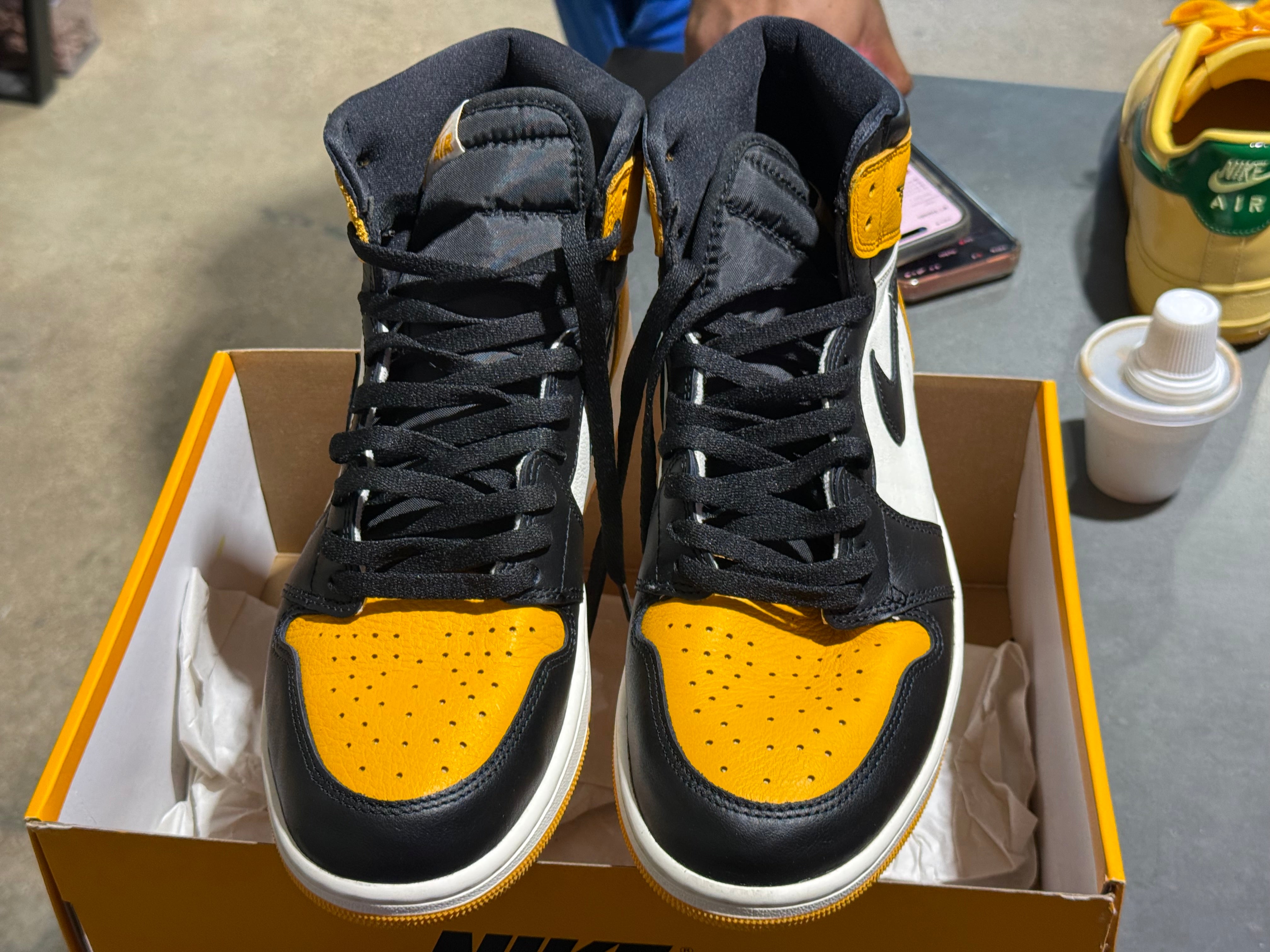Air Jordan 1 Retro High OG - Taxi Size 11.5