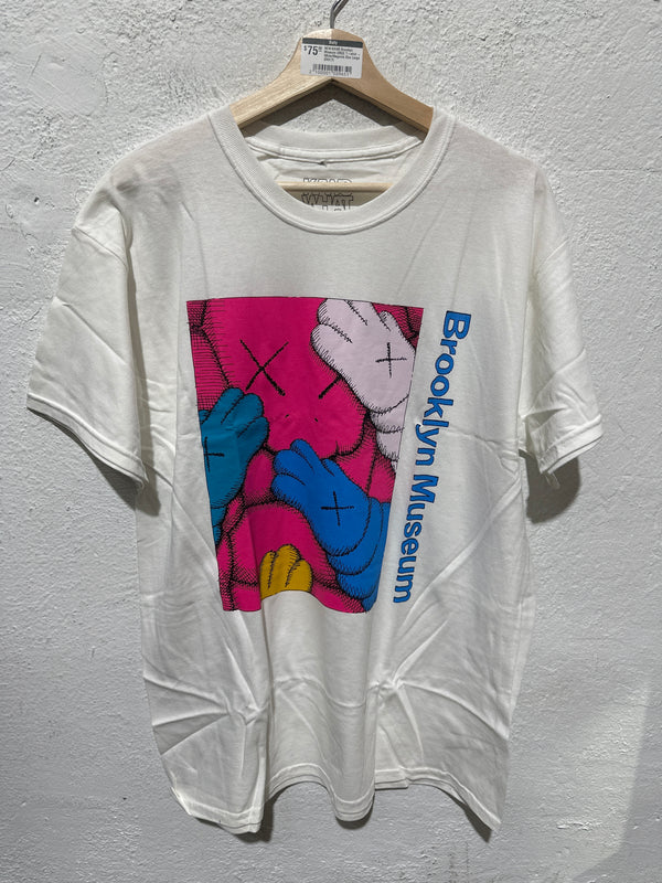 NEW KAWS Brooklyn Museum URGE T-shirt - White/Magenta