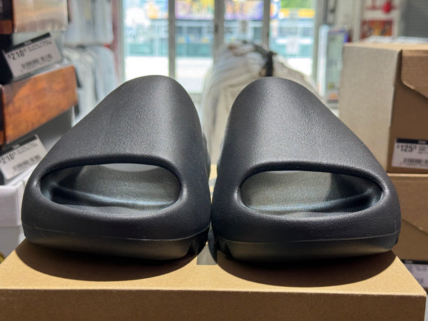 Adidas Yeezy Slide - Onyx Size 11