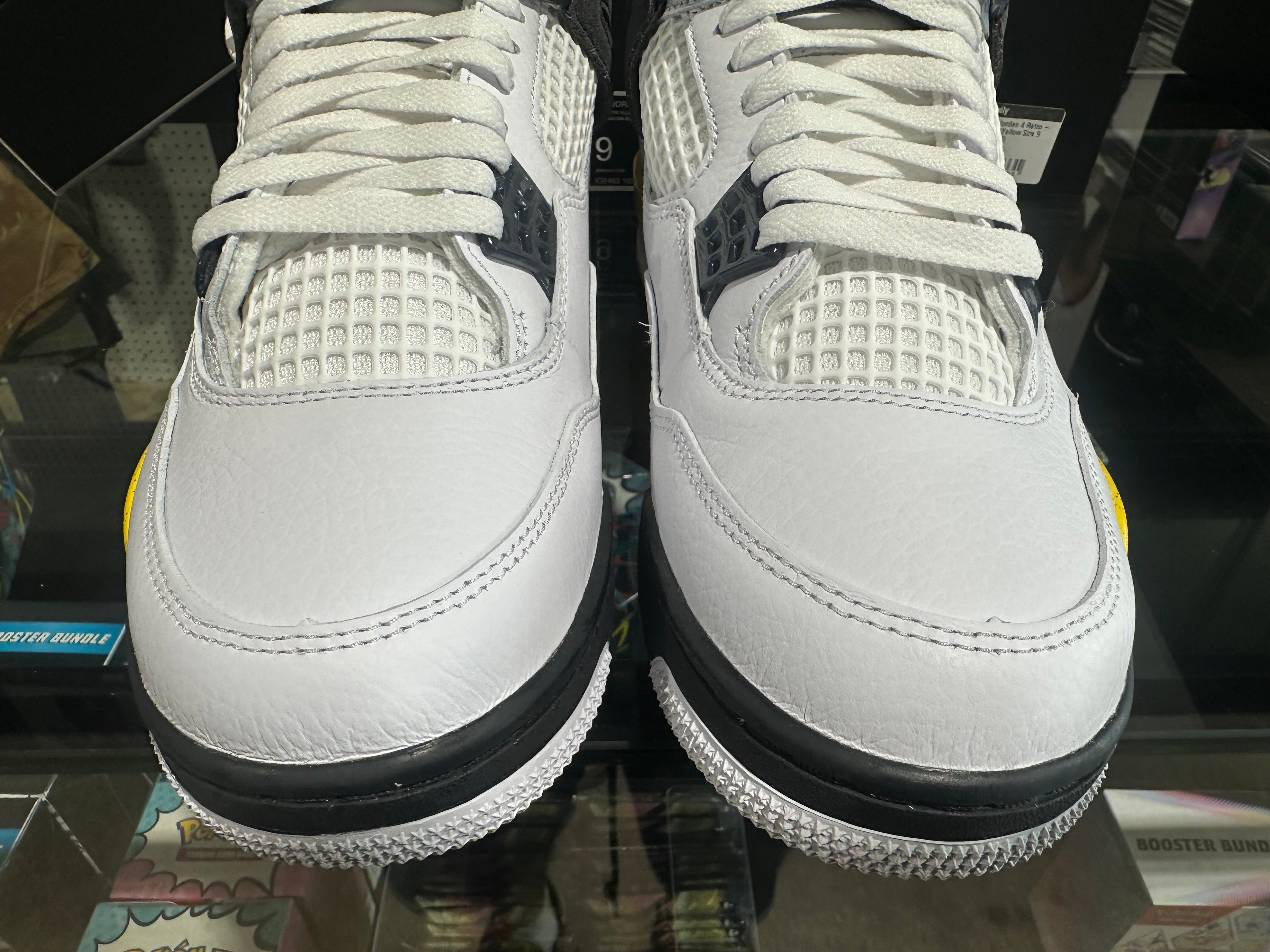 Air Jordan 4 Retro - Tour Yellow Size 9