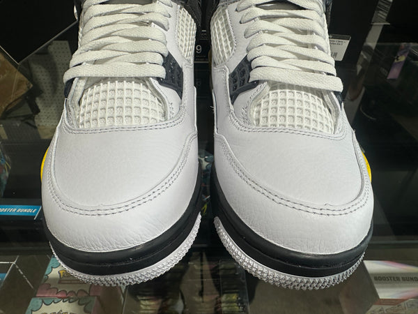 Air Jordan 4 Retro - Tour Yellow Size 9