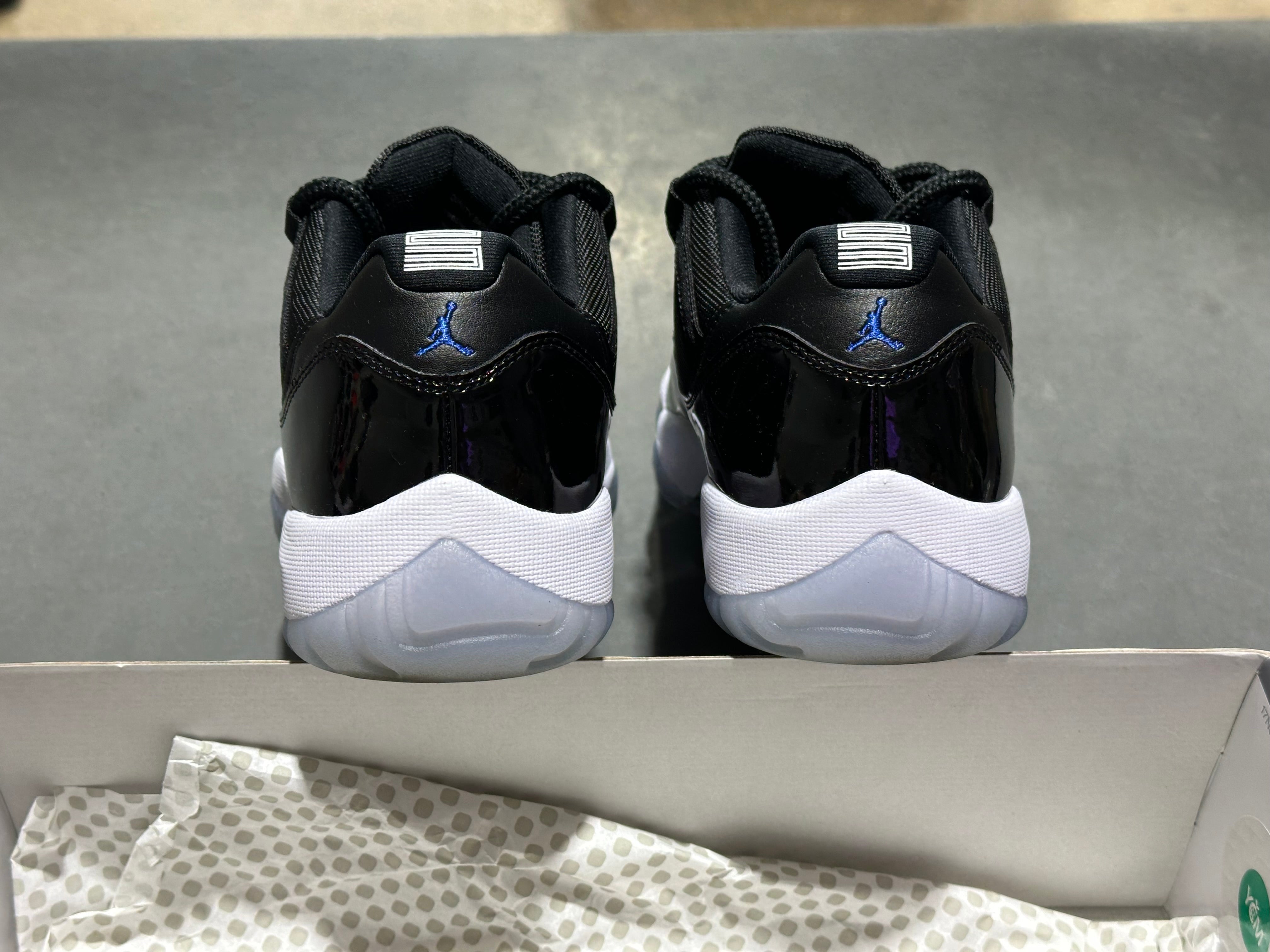 Air Jordan 11 Retro Low - Space Jam Size 8.5
