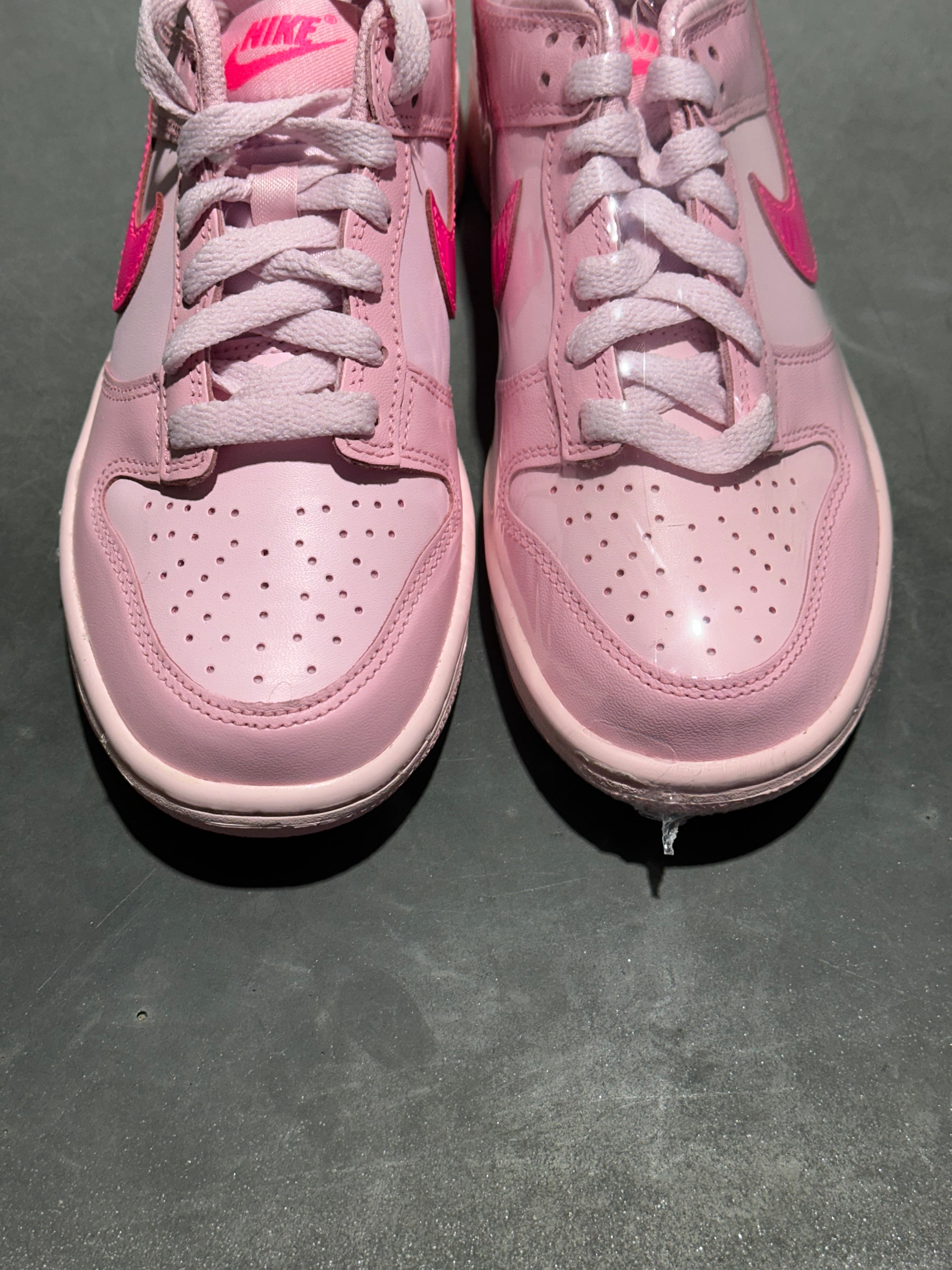 Nike Dunk Low (GS) - Triple Pink Size 4Y