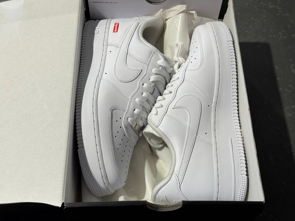 Nike Air Force 1 Low / Supreme - White Size 10.5