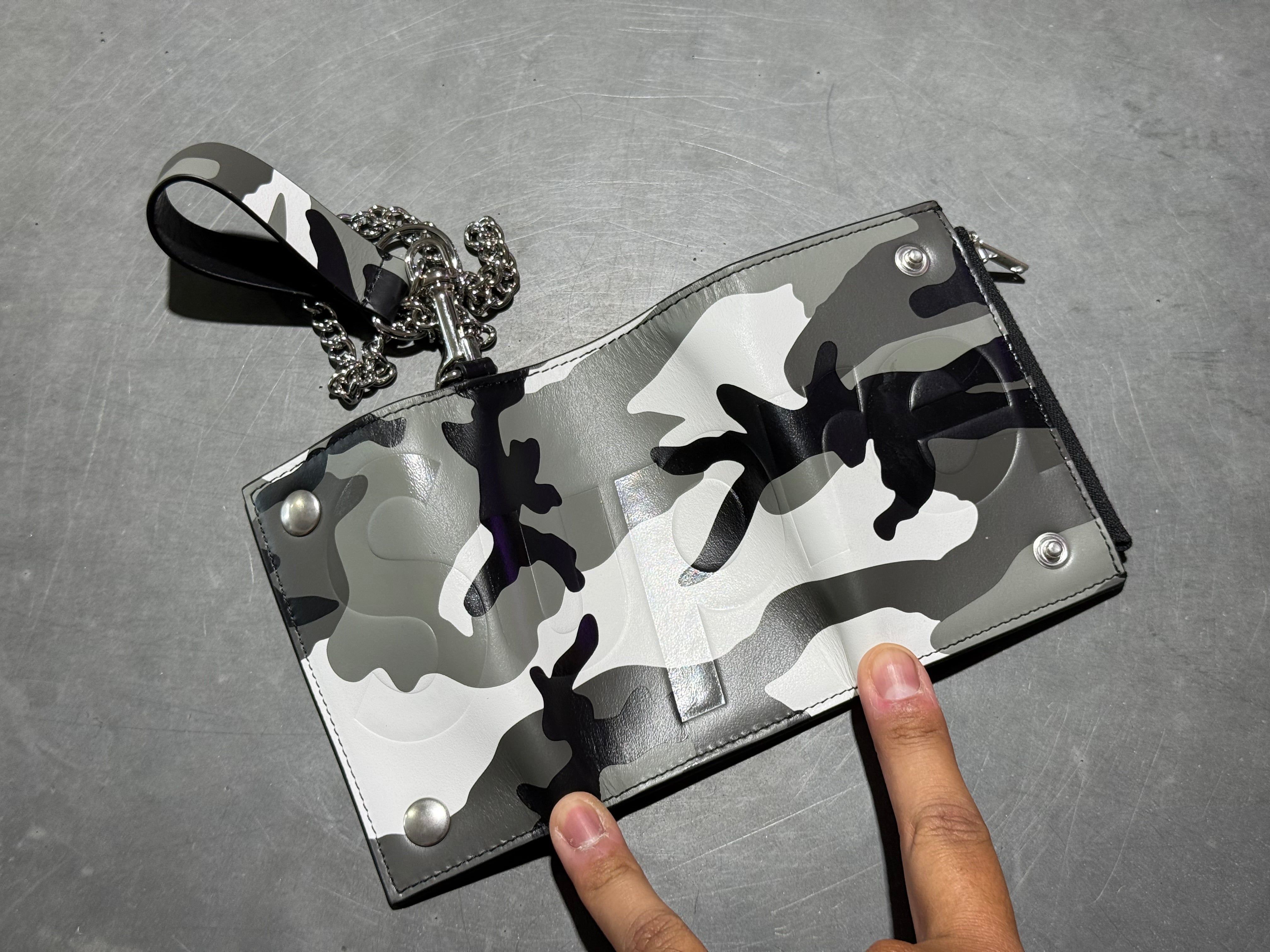 Supreme Leather Chain Wallet - Snow Camo