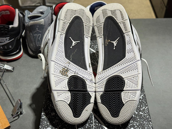 Air Jordan 4 Retro - Military Black Size 8