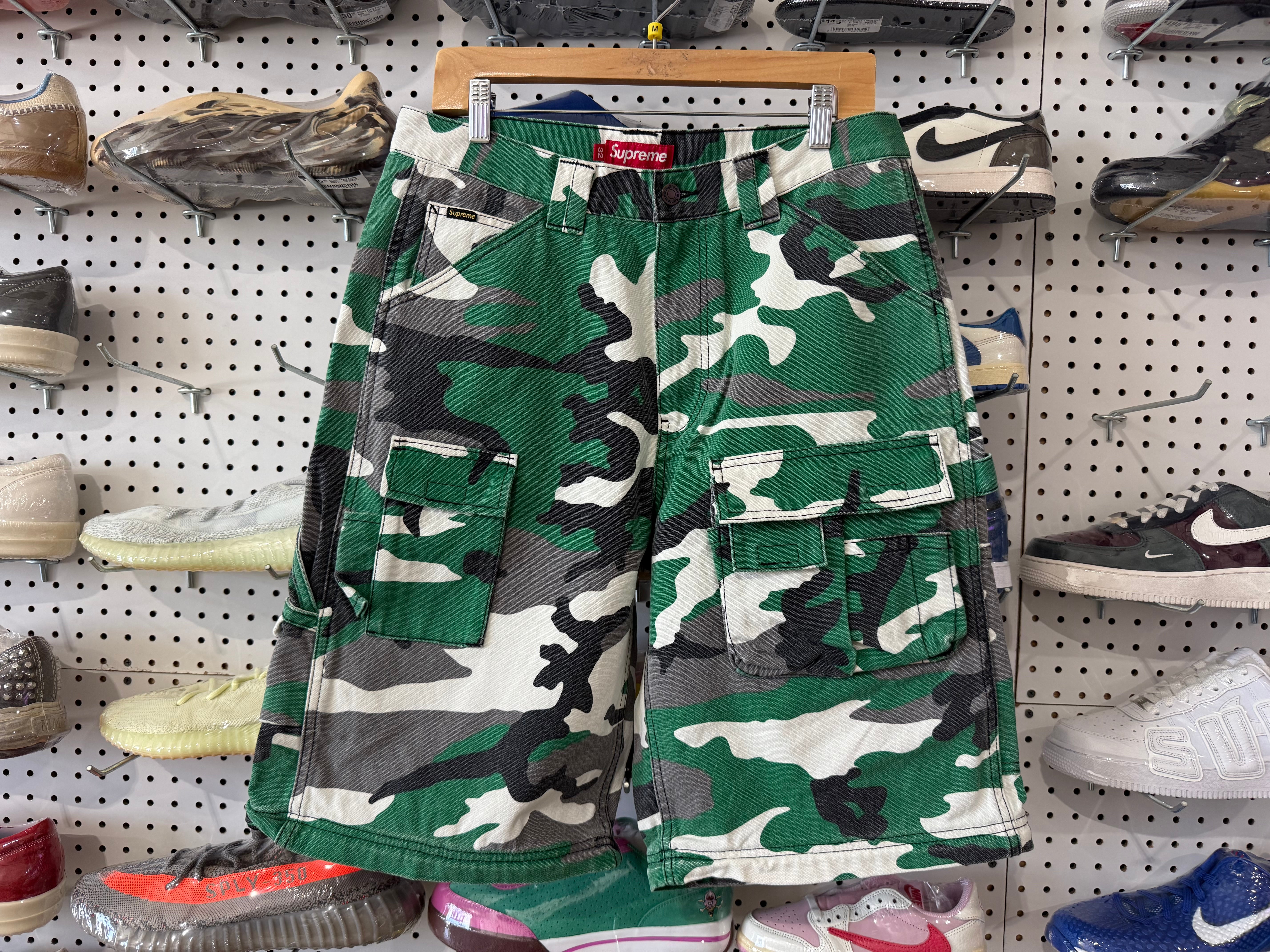 USED Supreme Utility Camo Shorts - Green Size 32