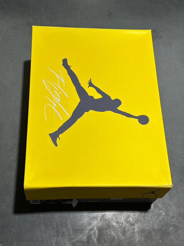 Air Jordan 4 Retro - Lightning Size 9.5