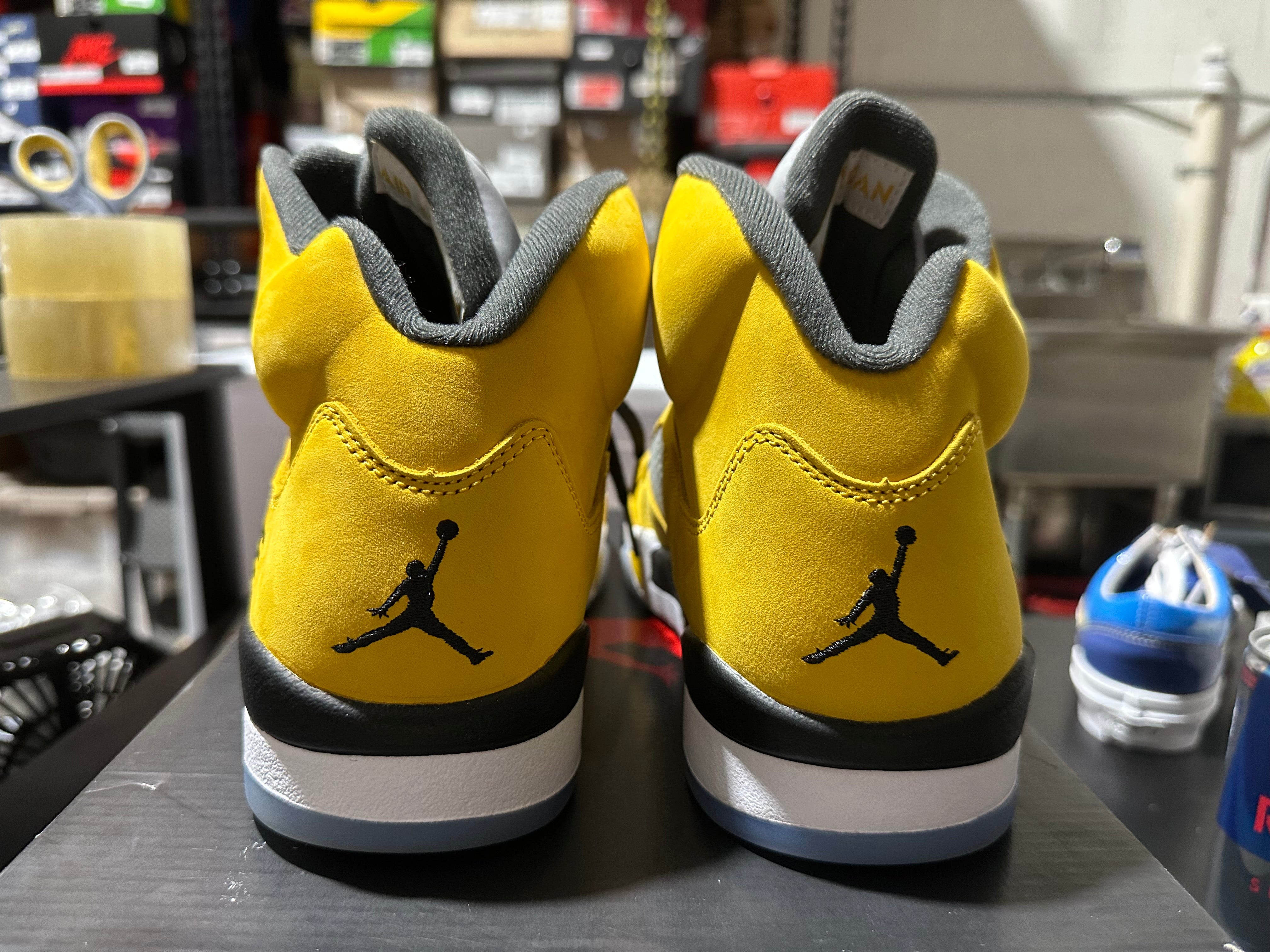 Air Jordan 5 Retro - Tokyo T23 2025 Size 9.5