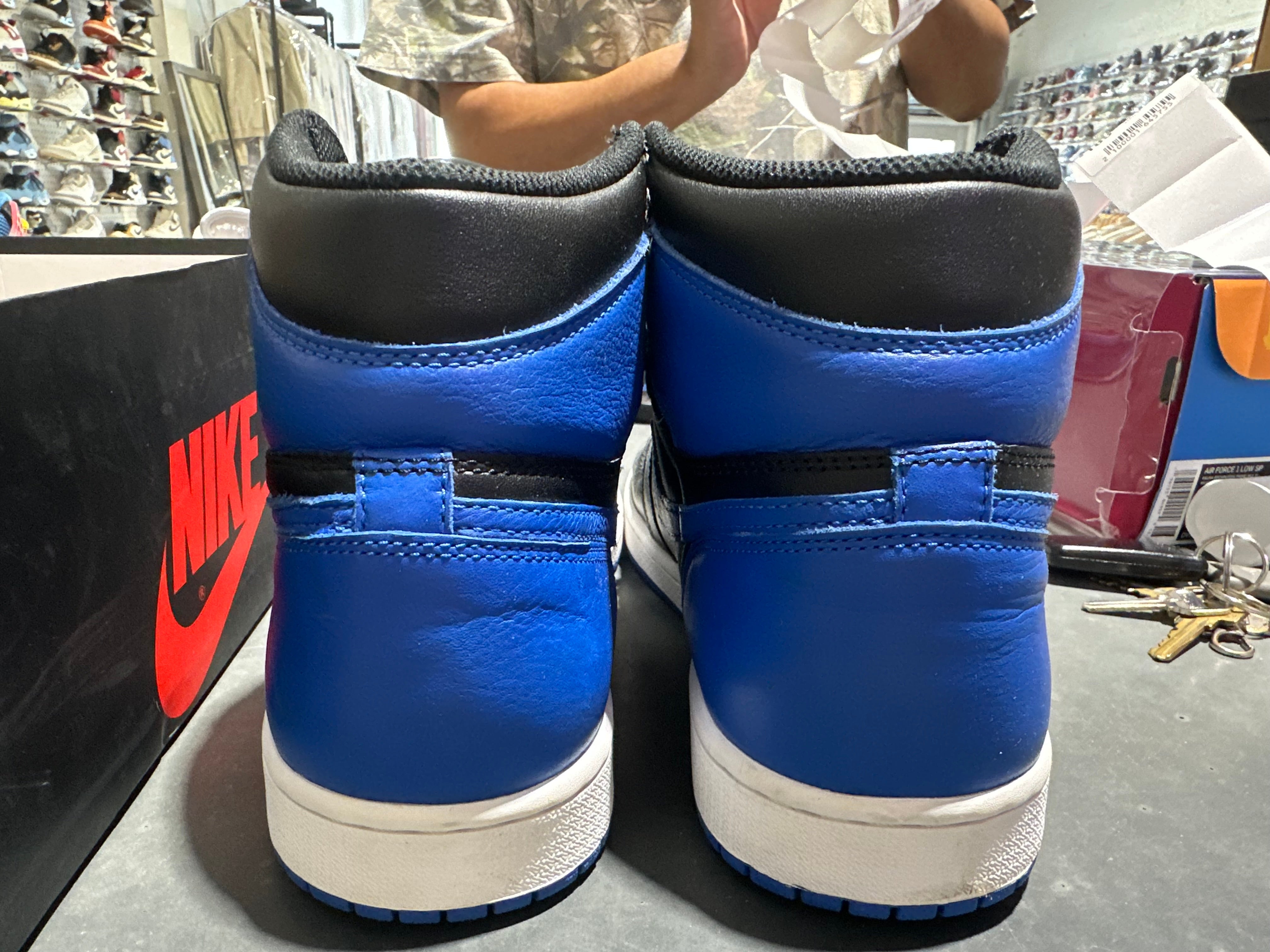 Air Jordan 1 Retro - Royal 2017 Size 10