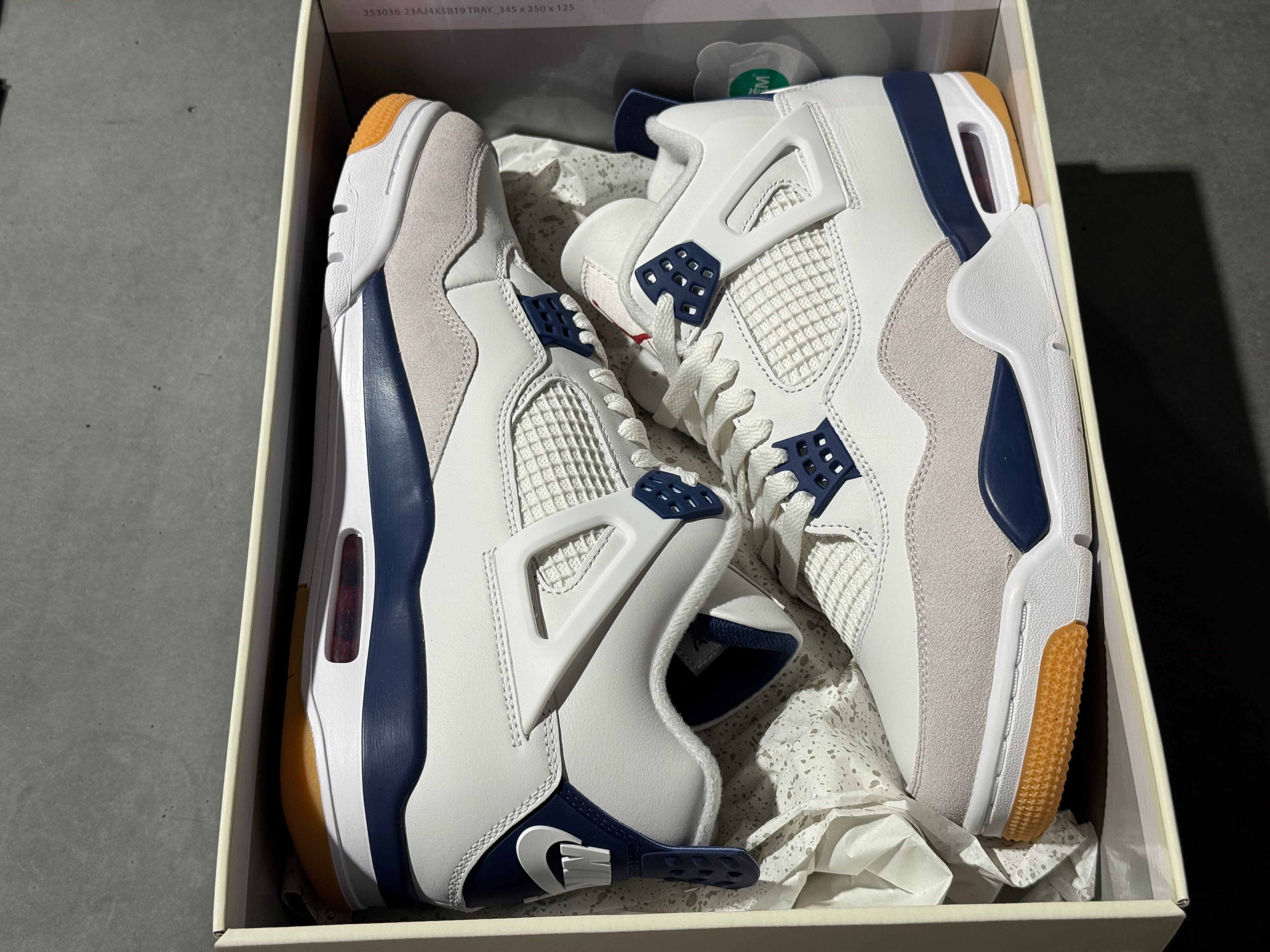 Air Jordan 4 Retro SP x Nike SB - Navy Size 10.5