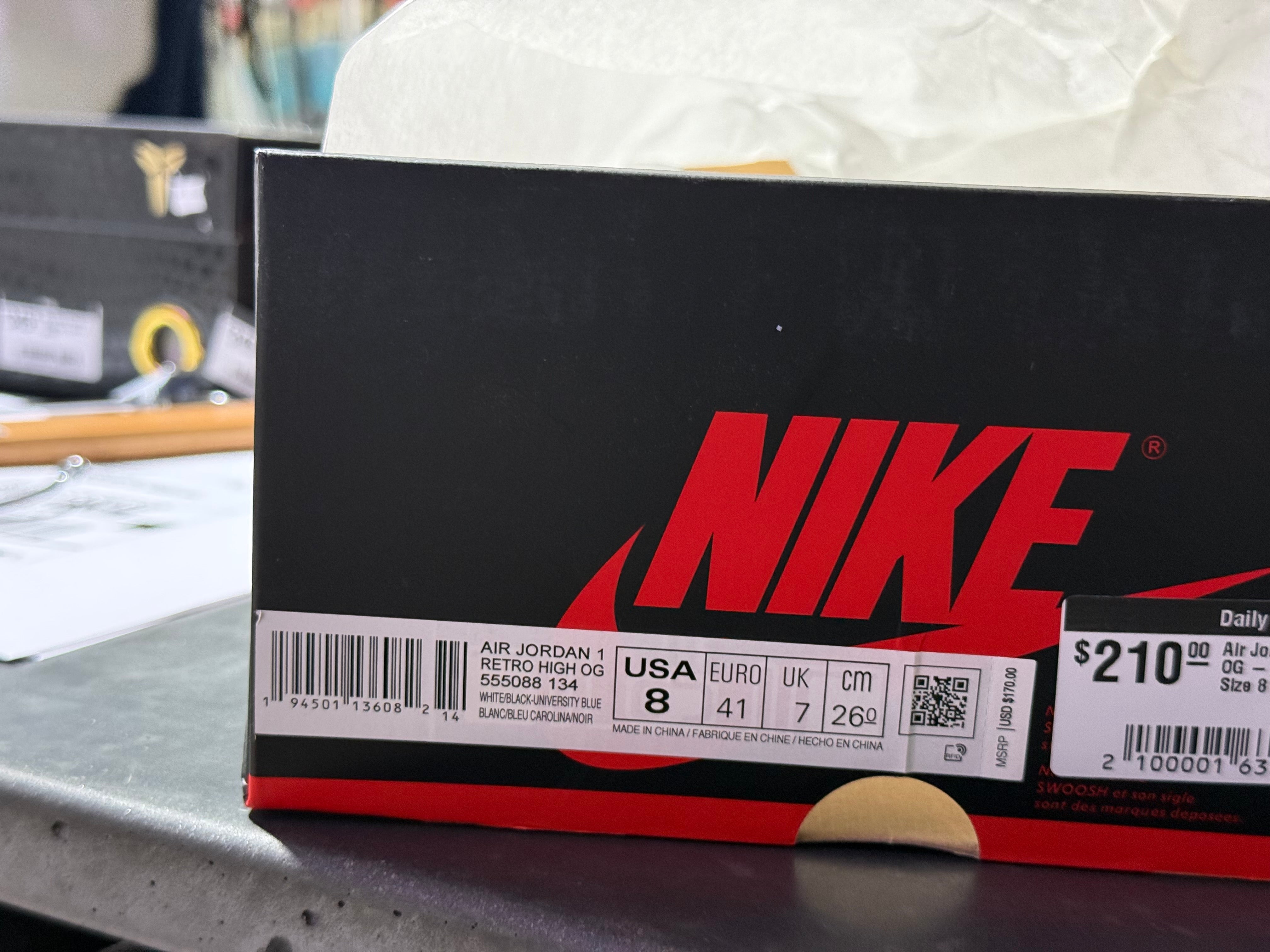 Air Jordan 1 Retro High OG - University Blue Size 8