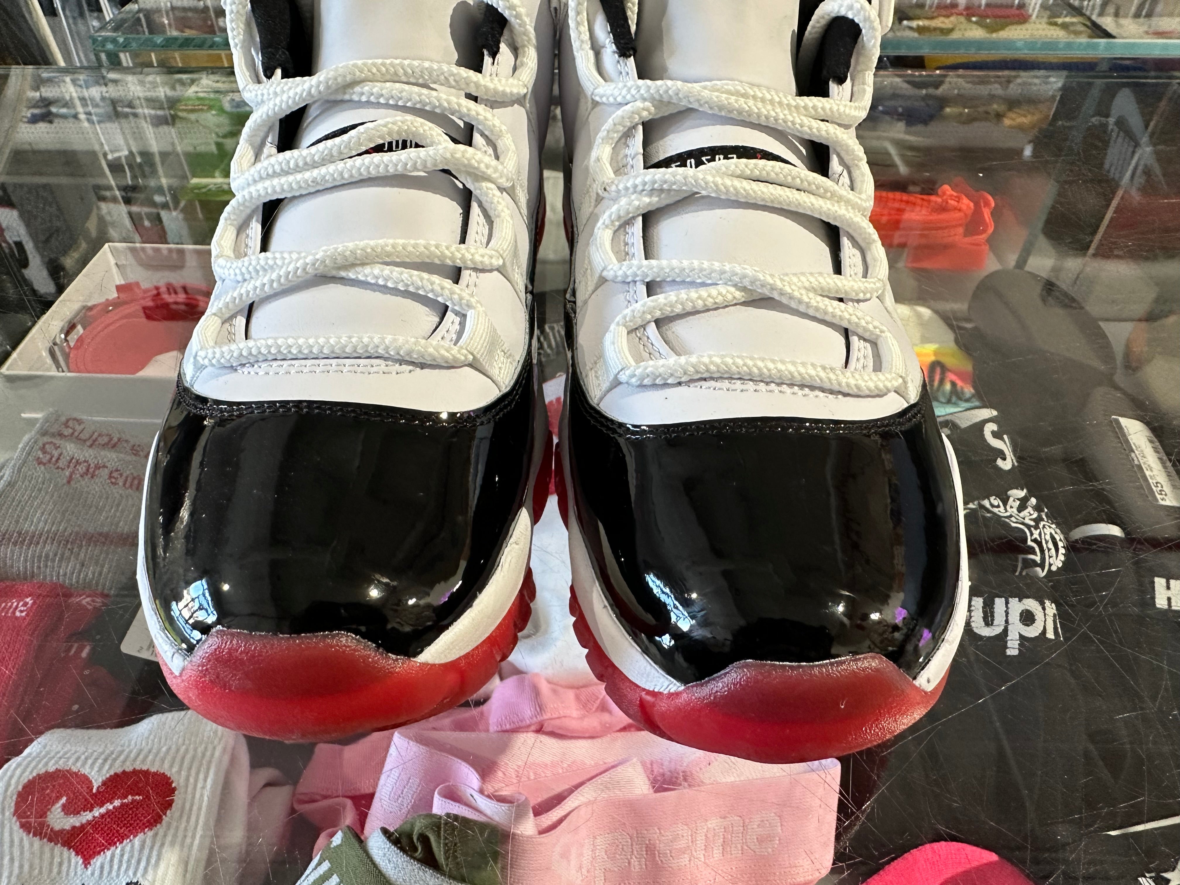 Air Jordan 11 Retro Low - Concord Bred Size 11