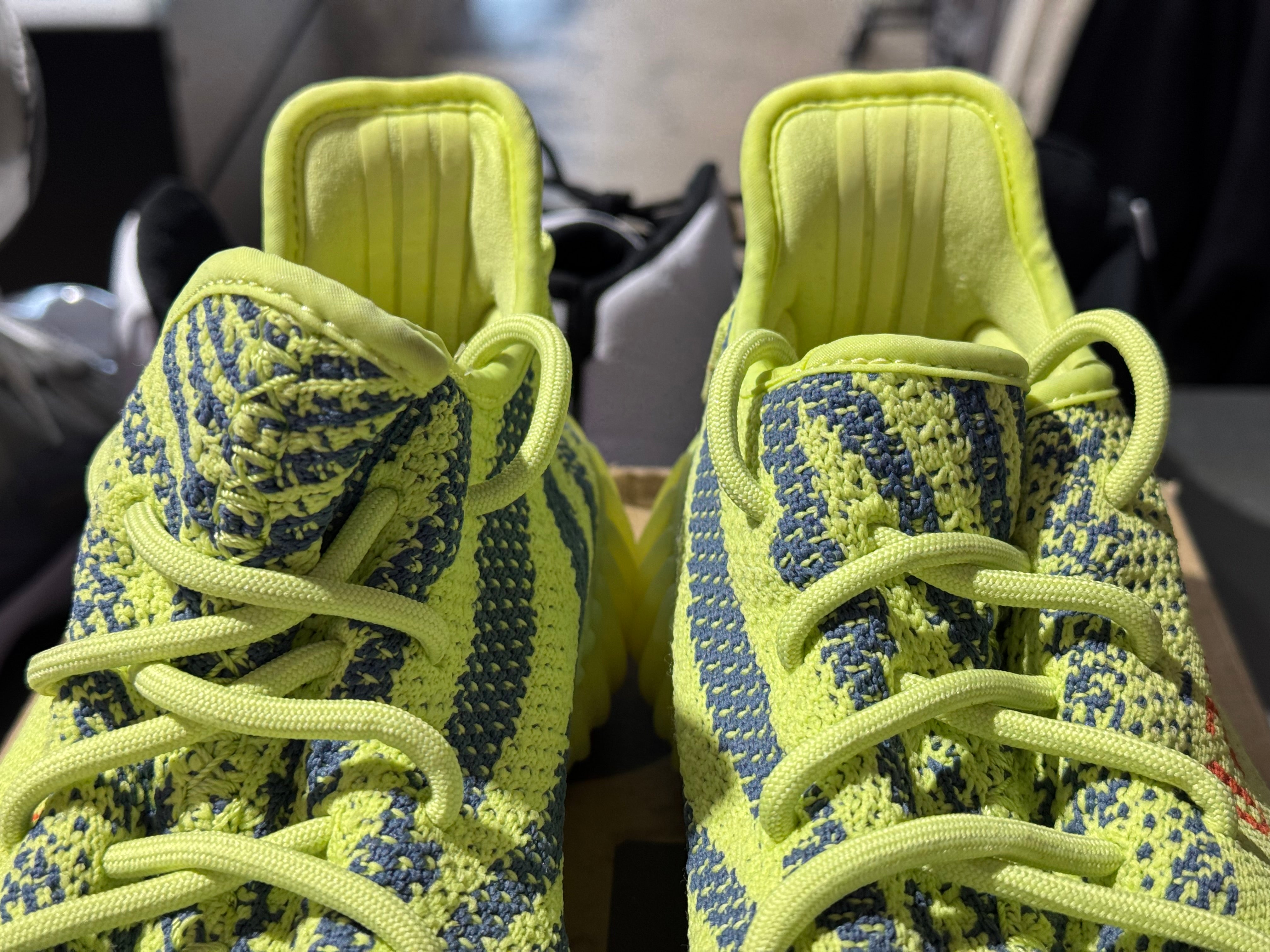 Adidas Yeezy Boost 350 V2 - Frozen Yellow Size 9.5