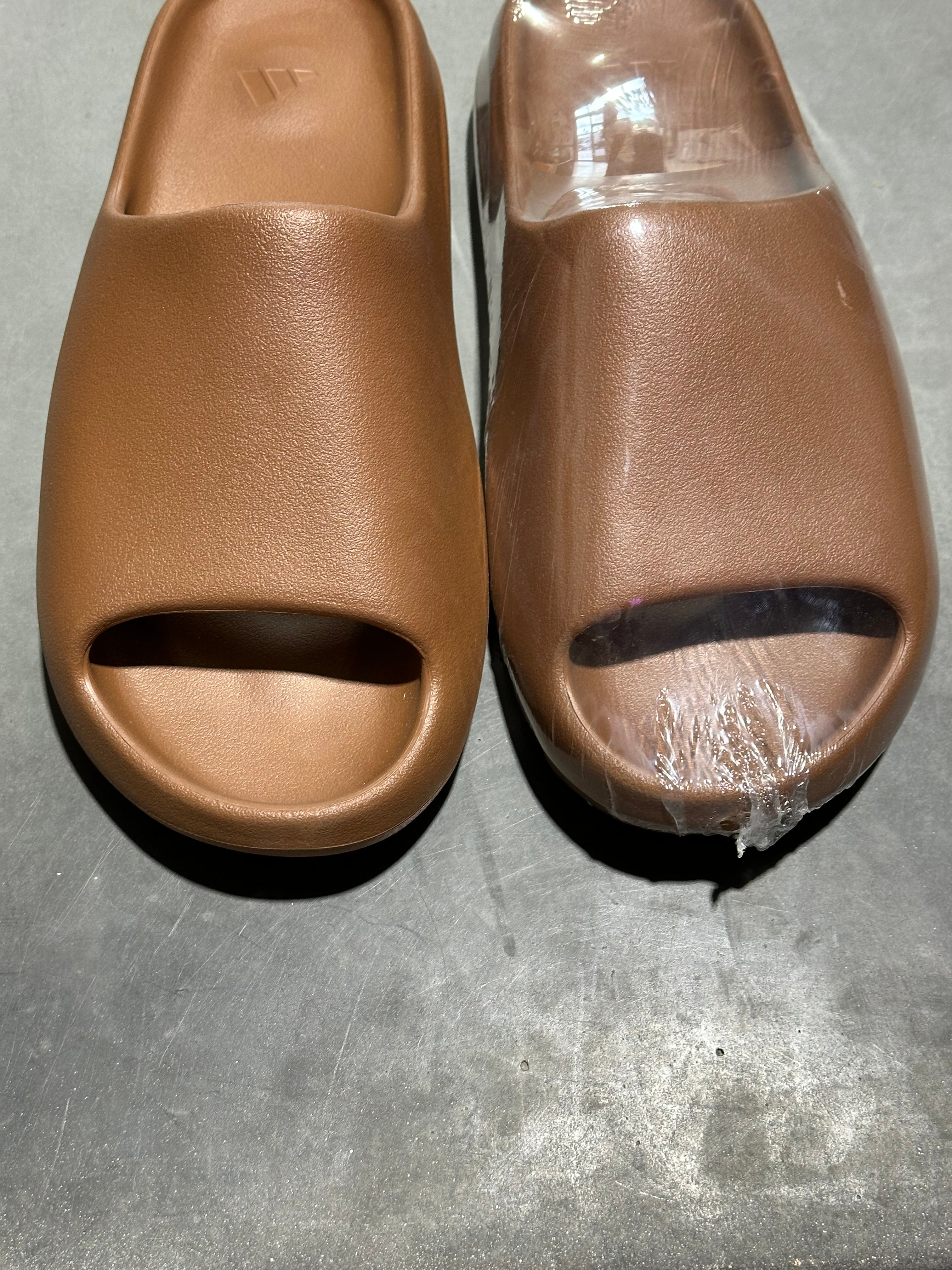 Adidas Yeezy Slide - Flax Size 13