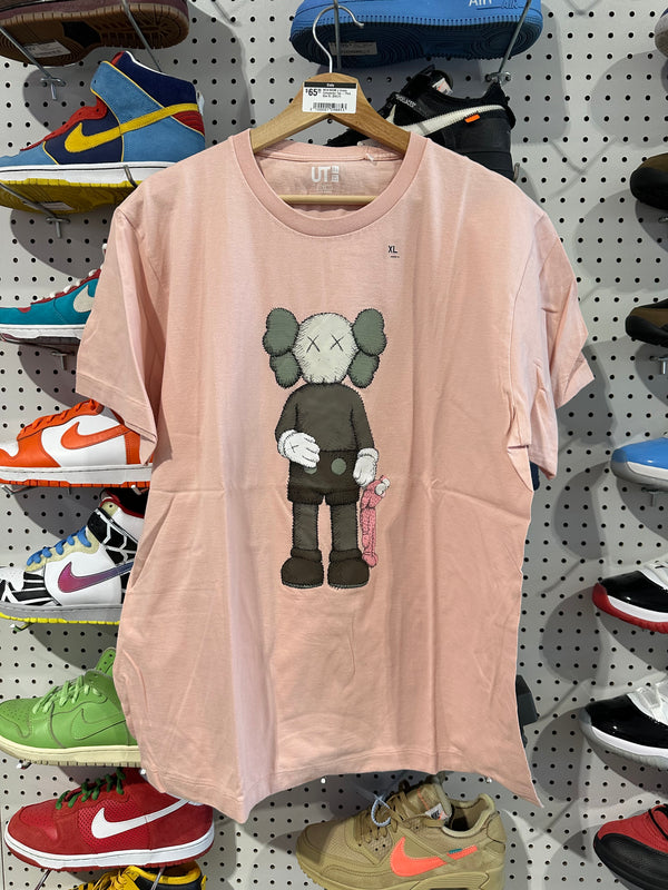 NEW KAWS x Uniqlo Companion Tee - Pink Size XL