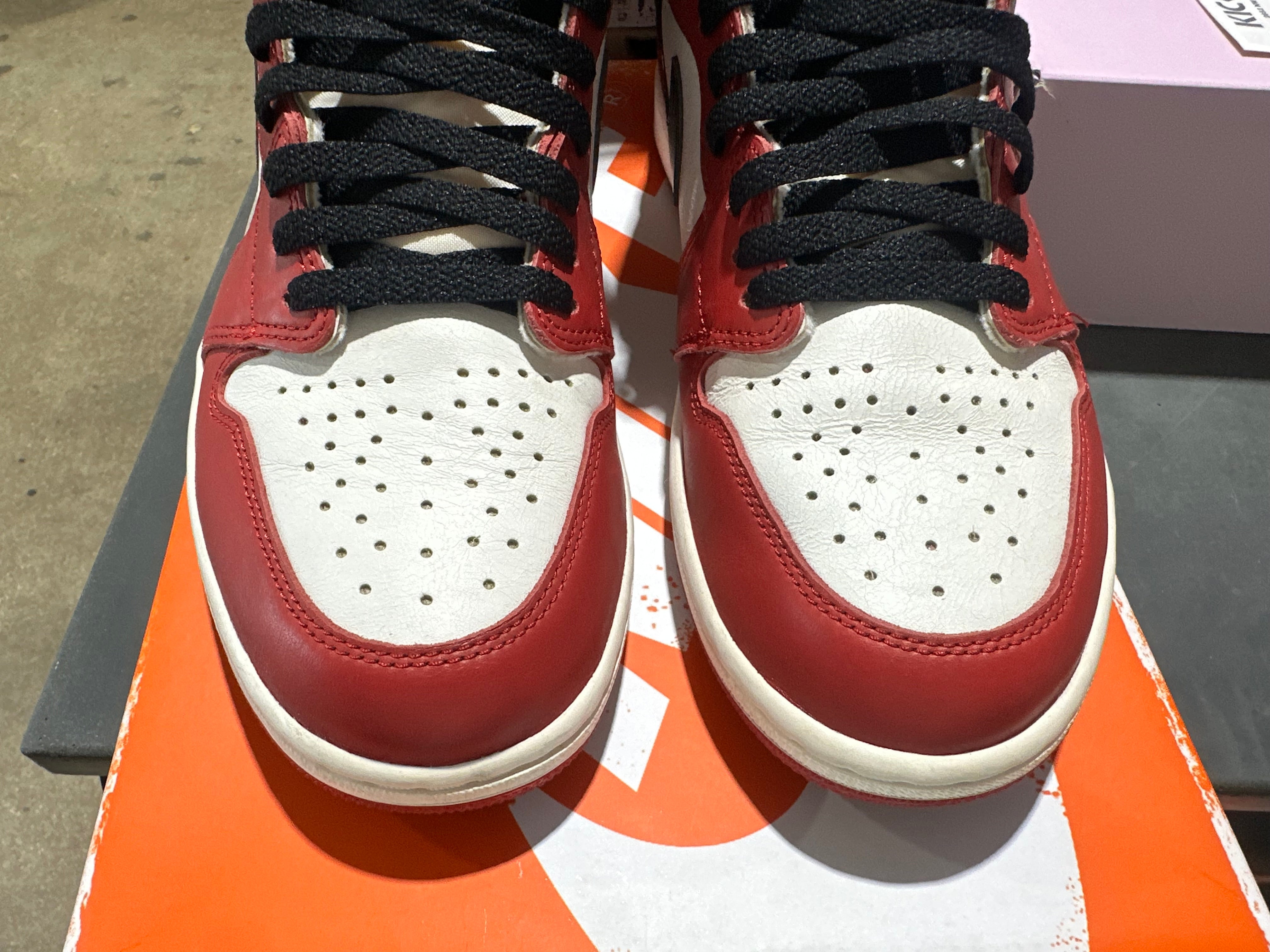 Air Jordan 1 Retro High OG - Lost & Found Size 10.5