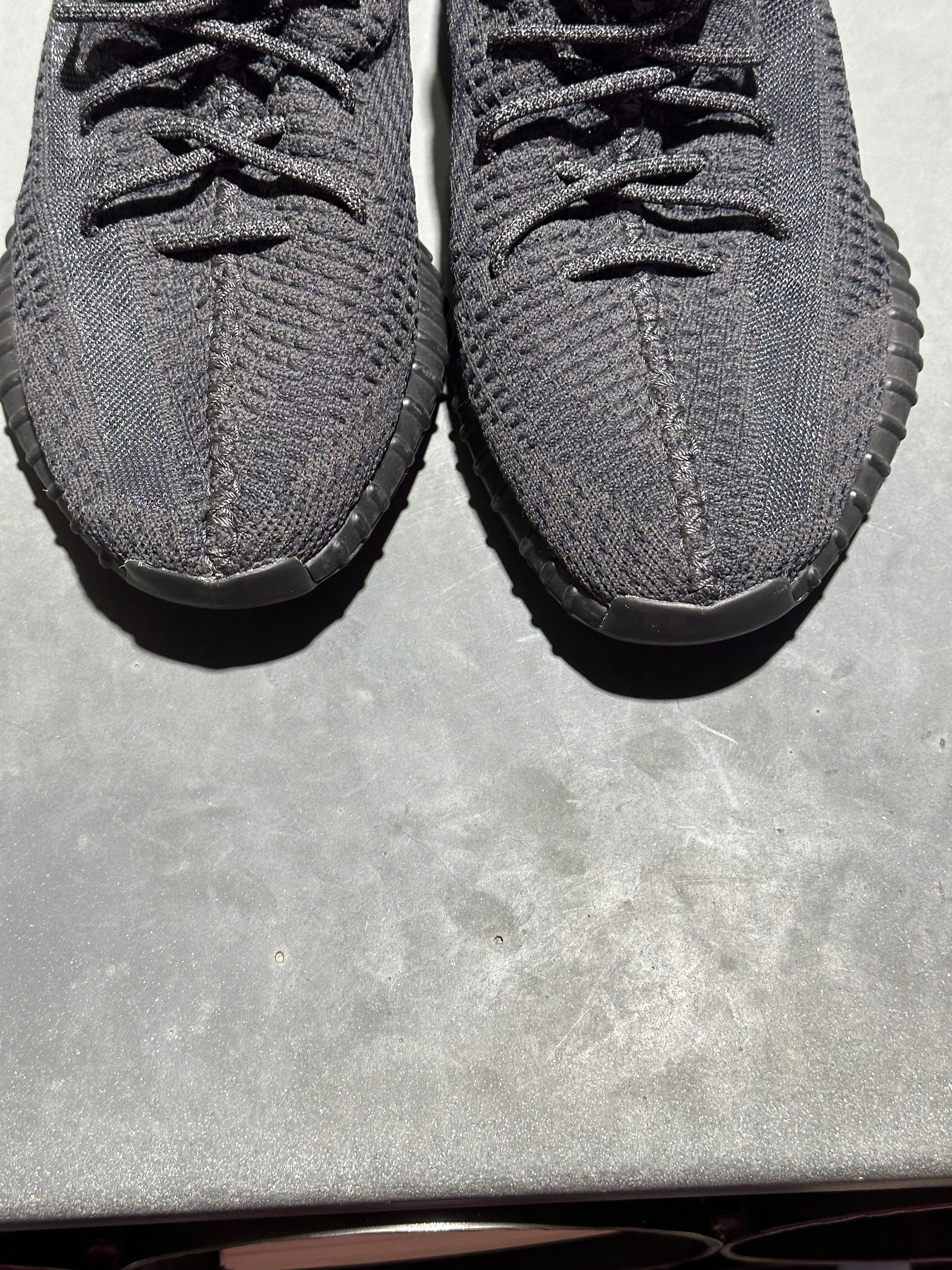 Adidas Yeezy 350 V2 - Onyx Size 9.5