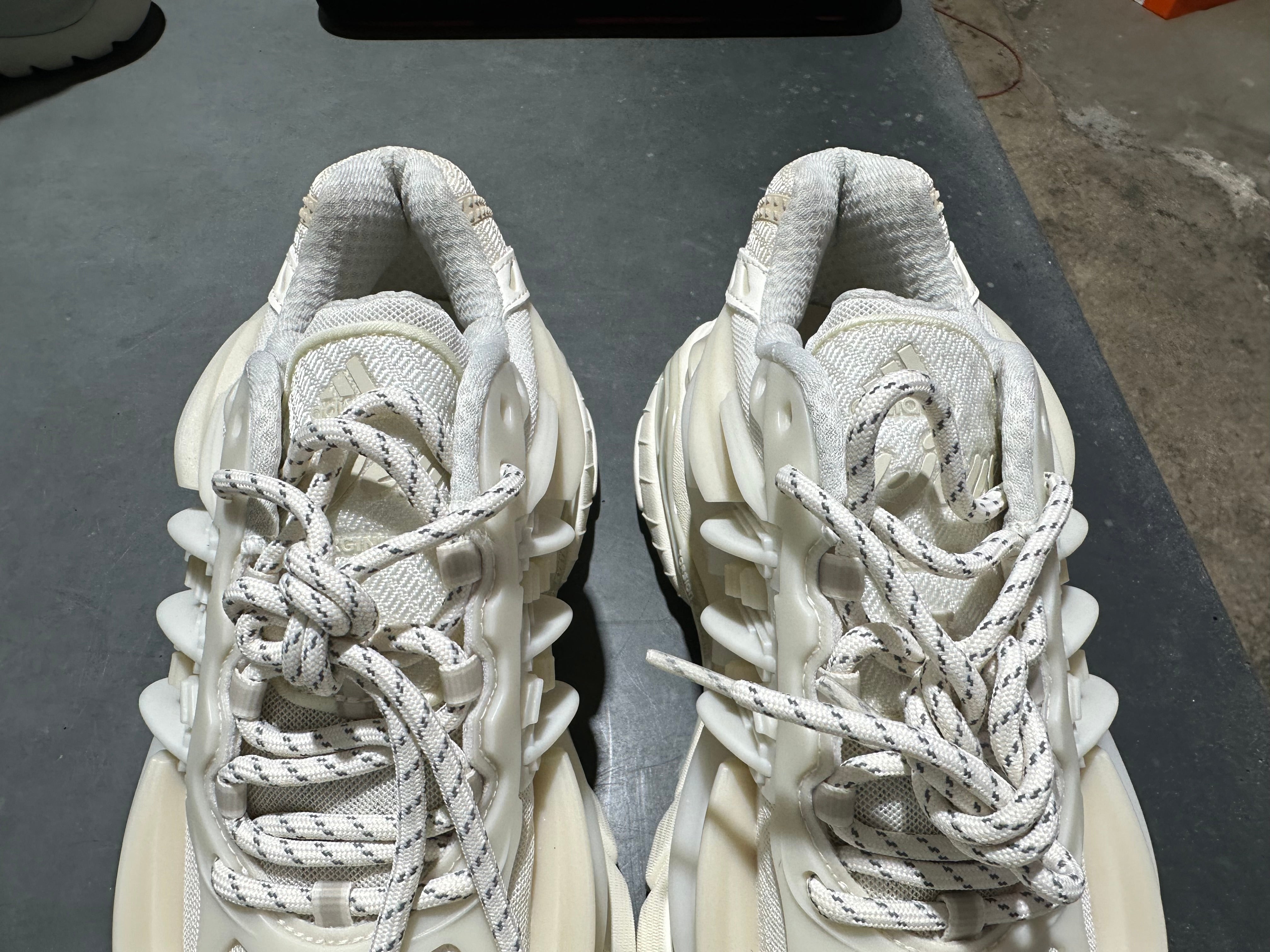 PW Adidas Jellyfish - White Size 9