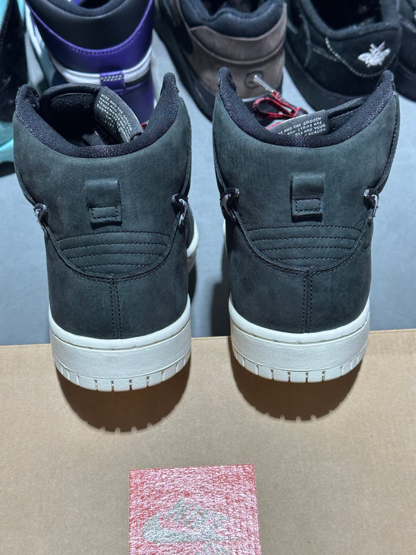 Nike SB Dunk High - Oski Shark Size 9