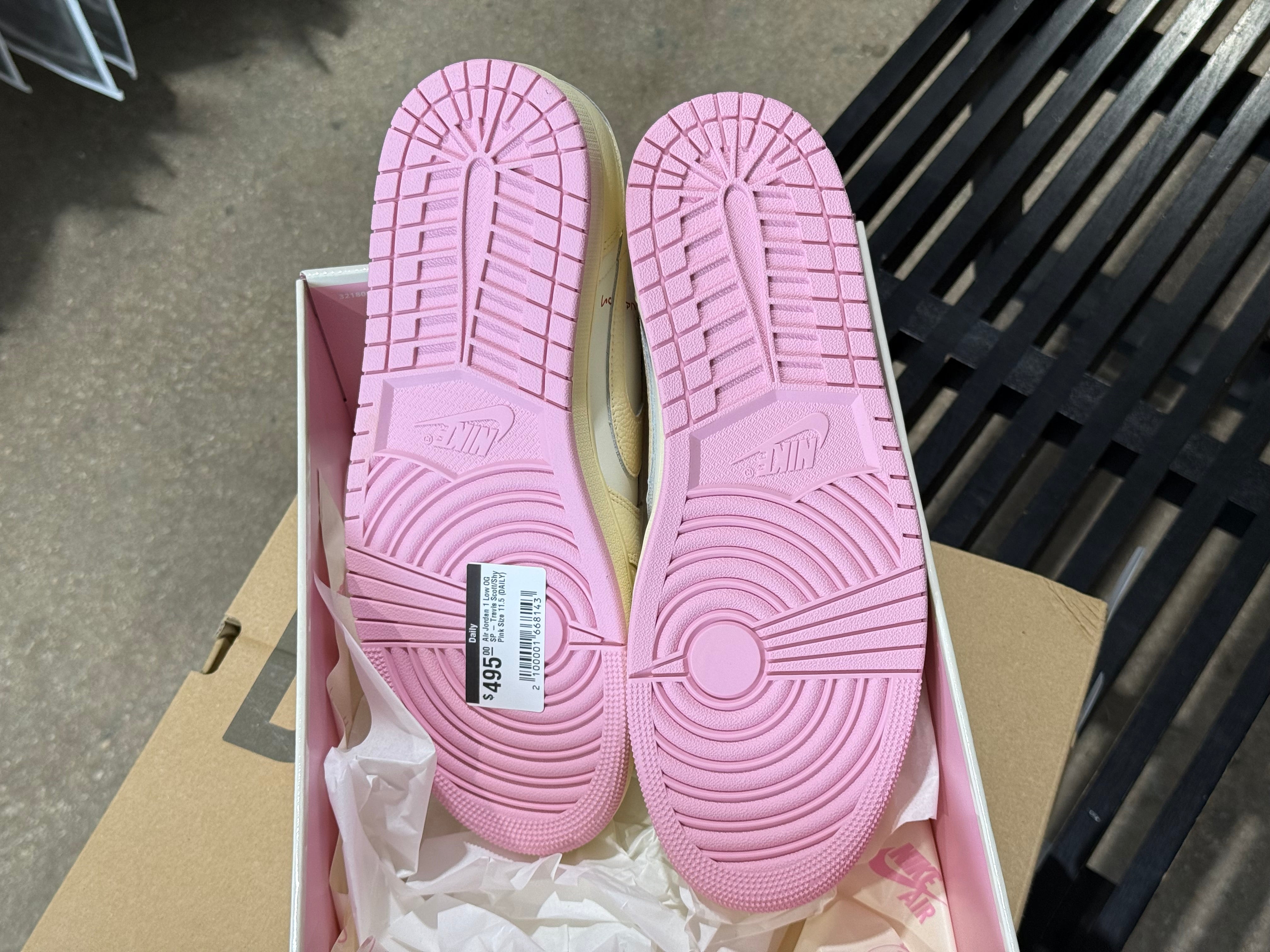 Air Jordan 1 Low OG SP - Travis Scott/Shy Pink Size 11.5