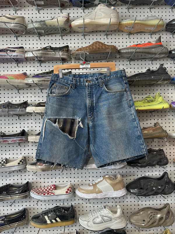 USED Distressed Carhartt Flannel Lined Denim Jean Shorts - Light Wash Size 35
