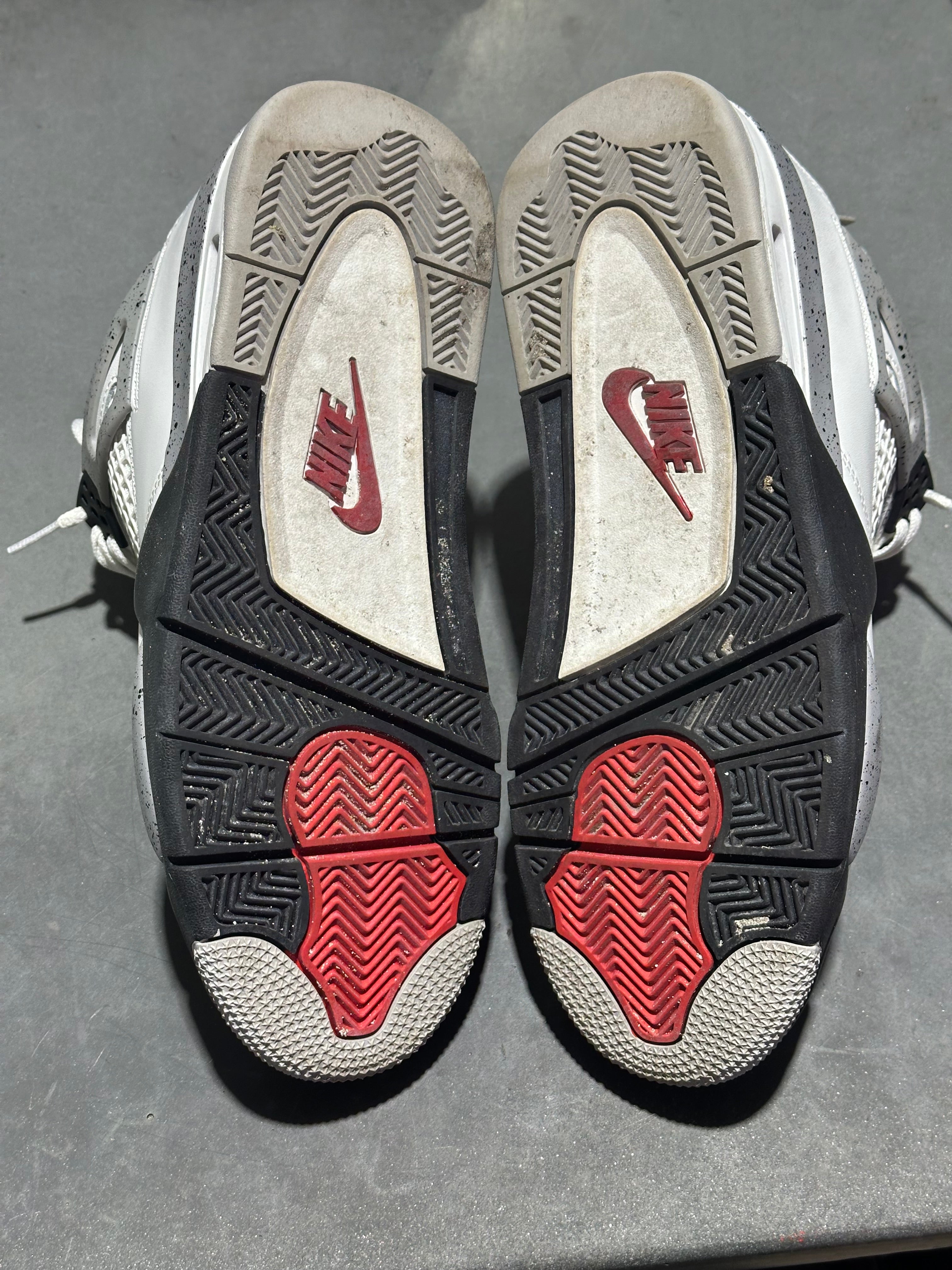Air Jordan 4 Retro -  White Cement Size 9.5
