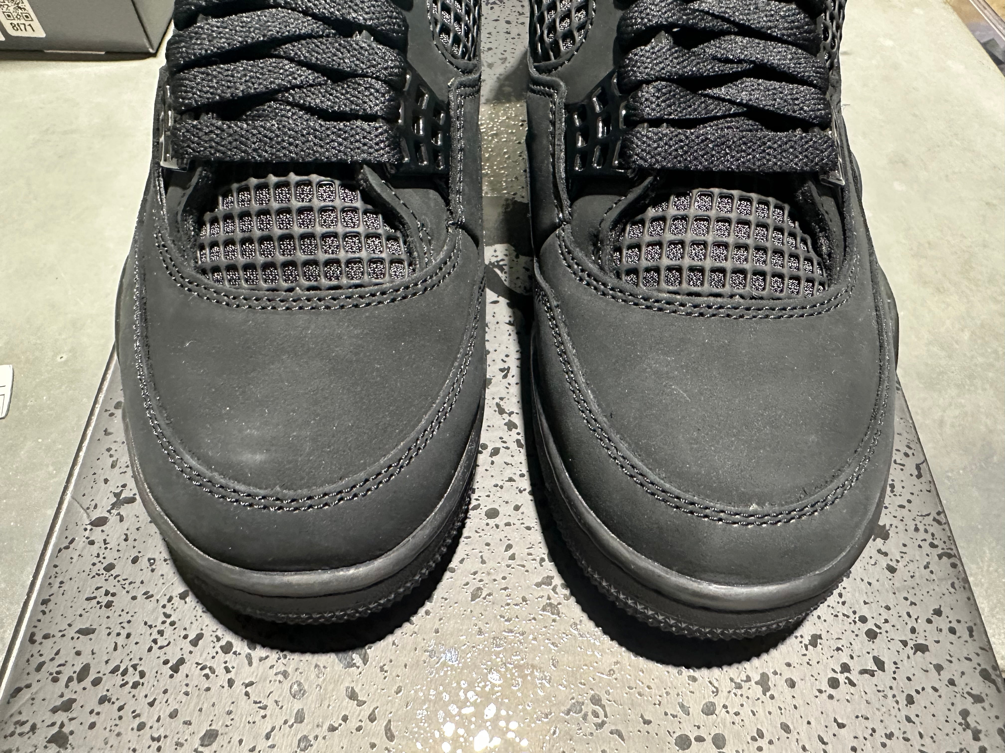 Air Jordan 4 Reto - Black Cat Size 7