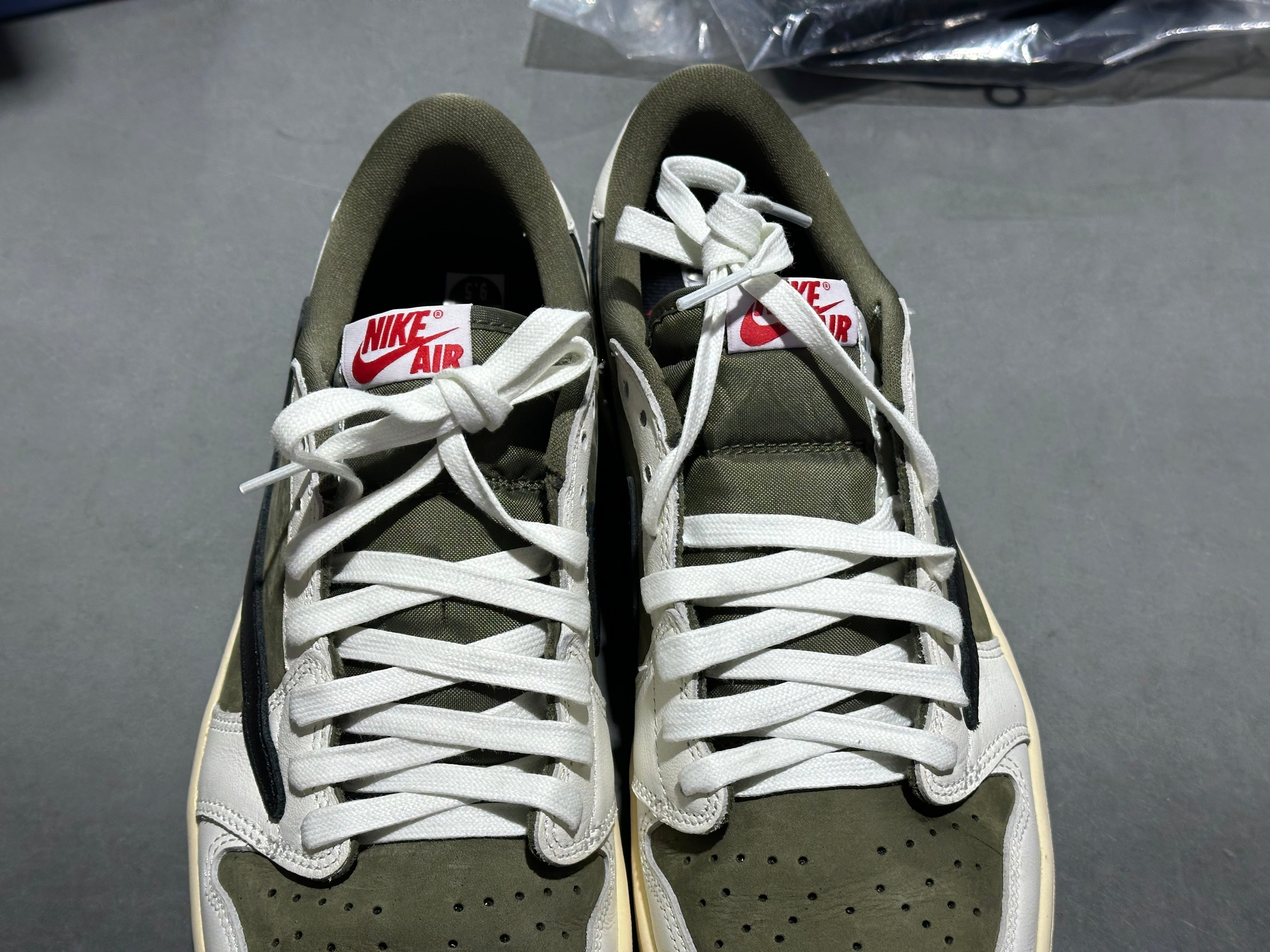 Air Jordan 1 Low OG SP - Travis Scott/Medium Olive Size 9.5