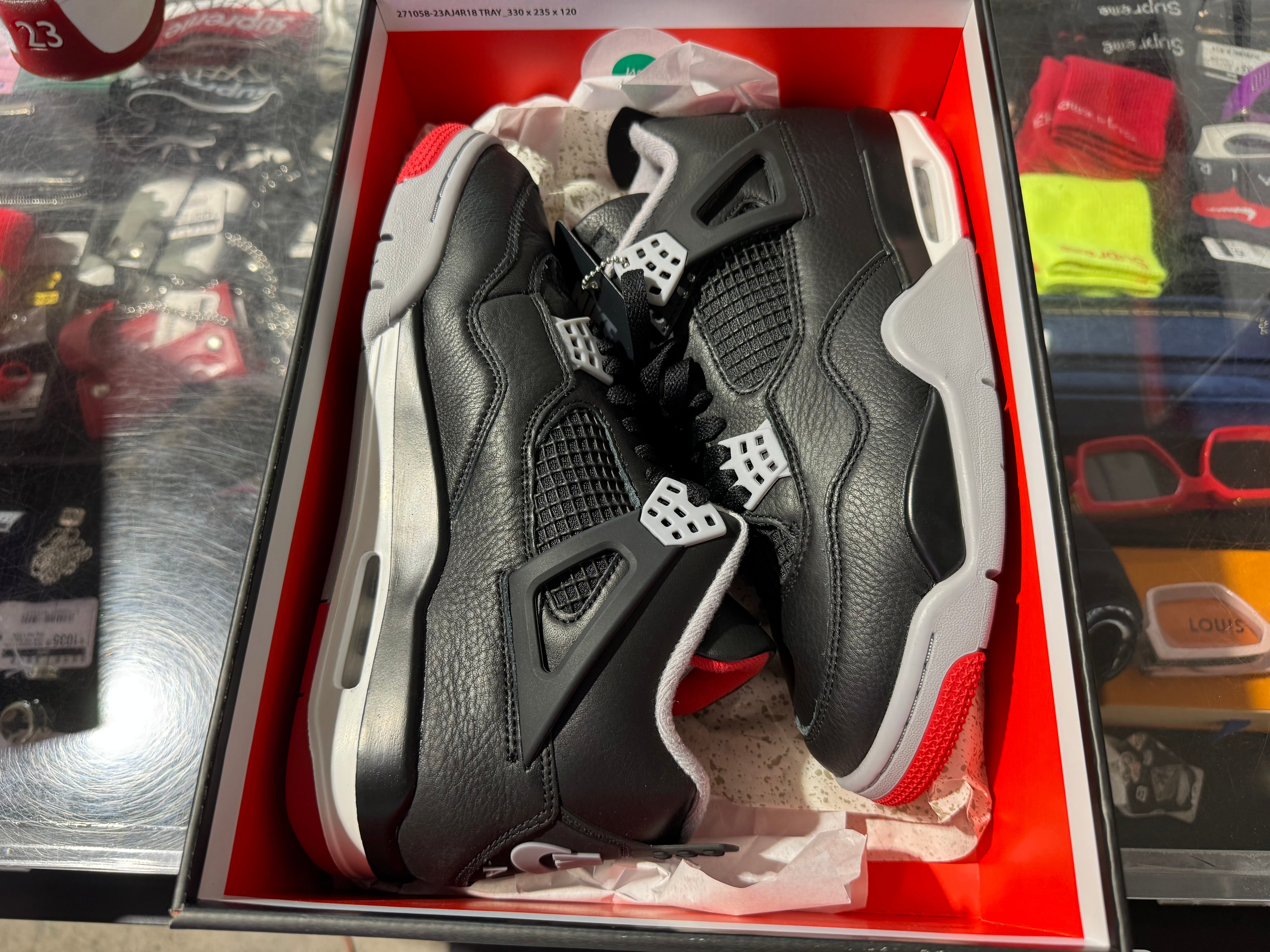 Air Jordan 4 Retro - Bred Reimagined Size 8.5