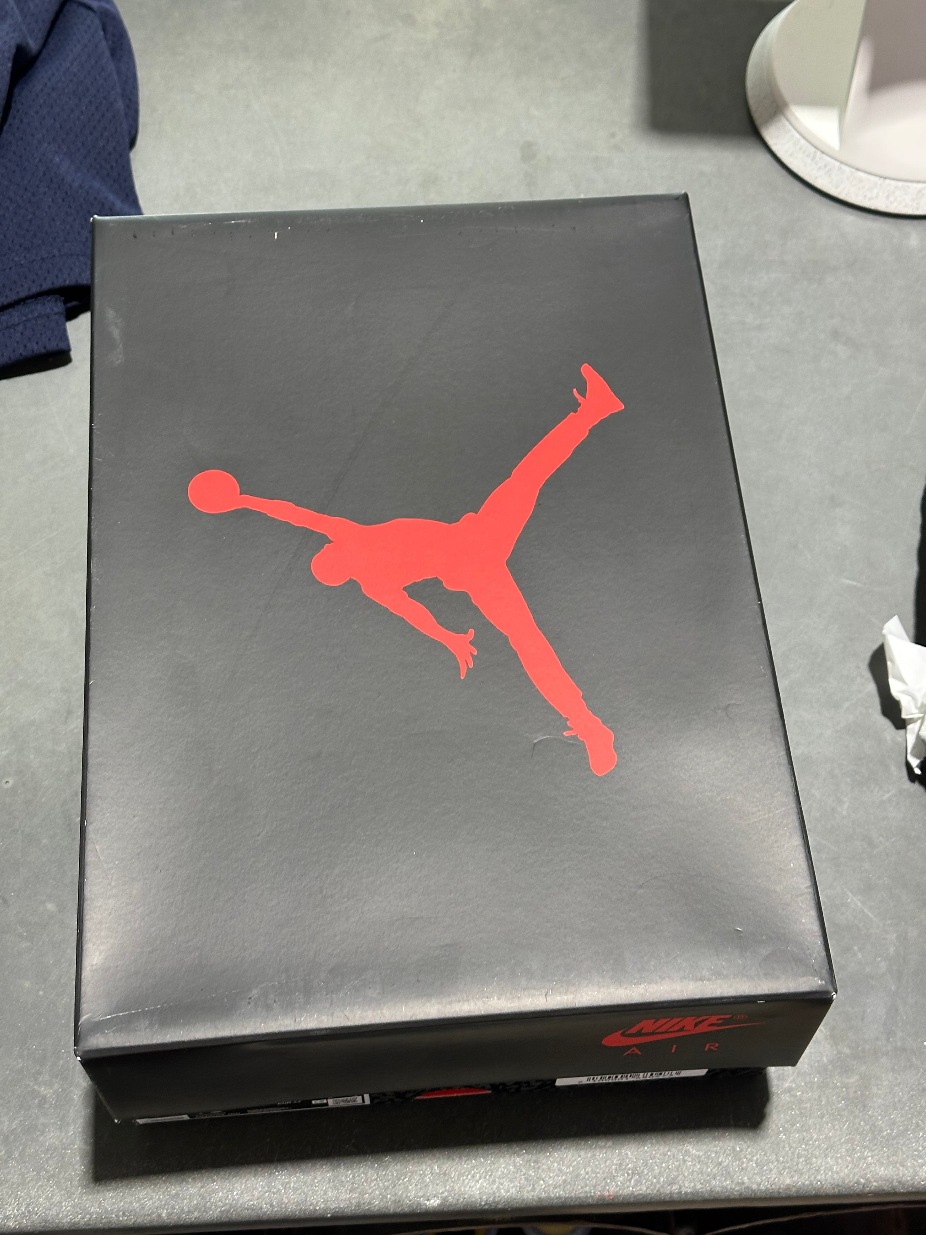Air Jordan 3 Retro - Fire Red  Size 10
