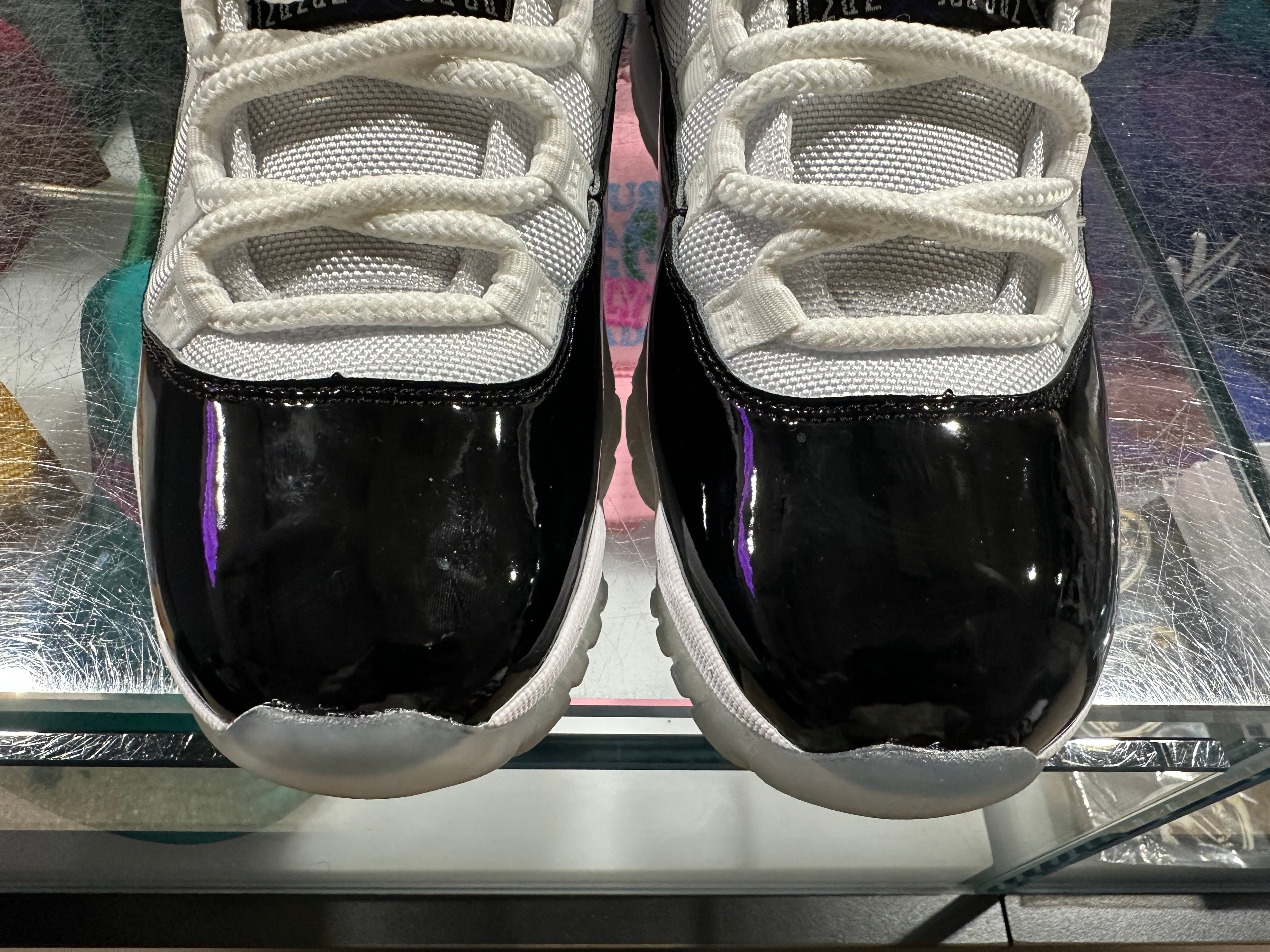 Air Jordan 11 Retro - Concord 2018 Size 8