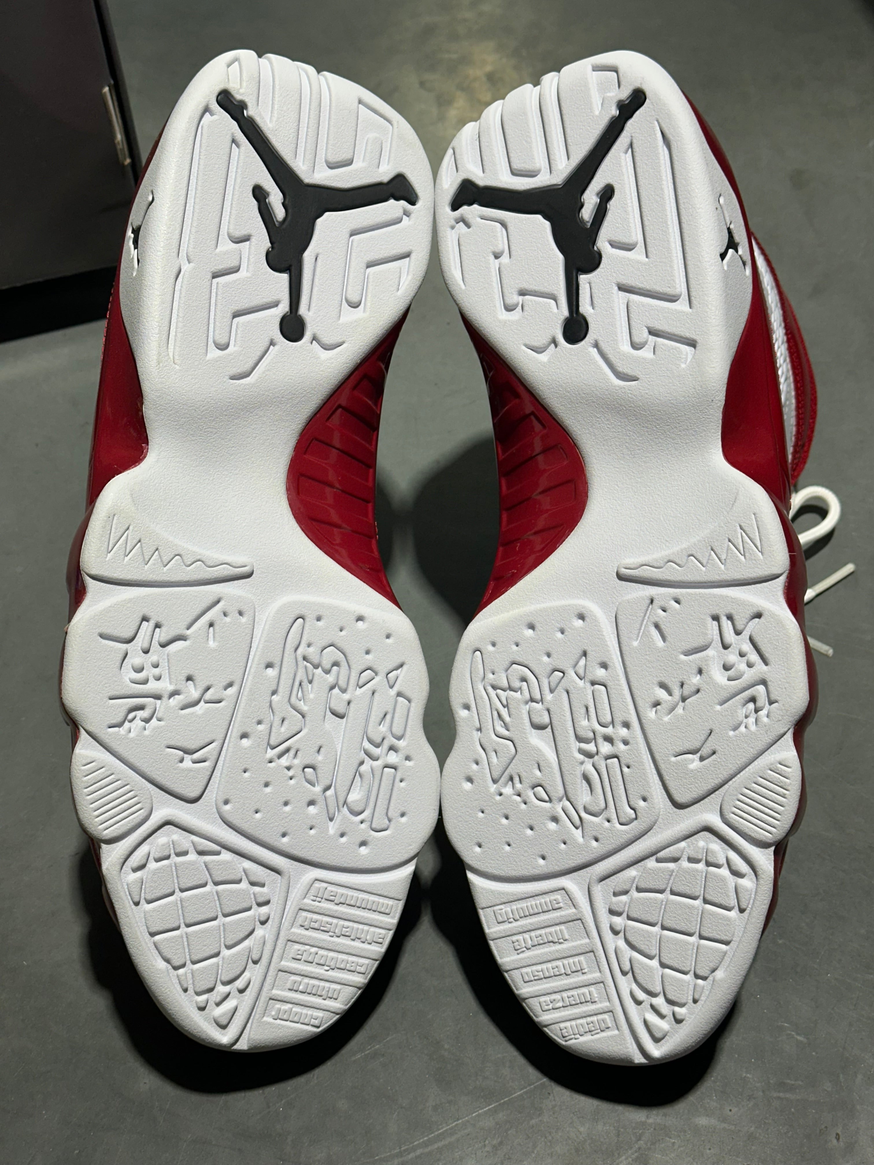 Air Jordan 9 Retro - Gym Red Size 10.5