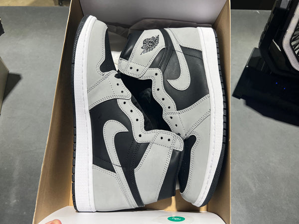 Air Jordan 1 Retro High - Shadow 2.0 Size 8.5