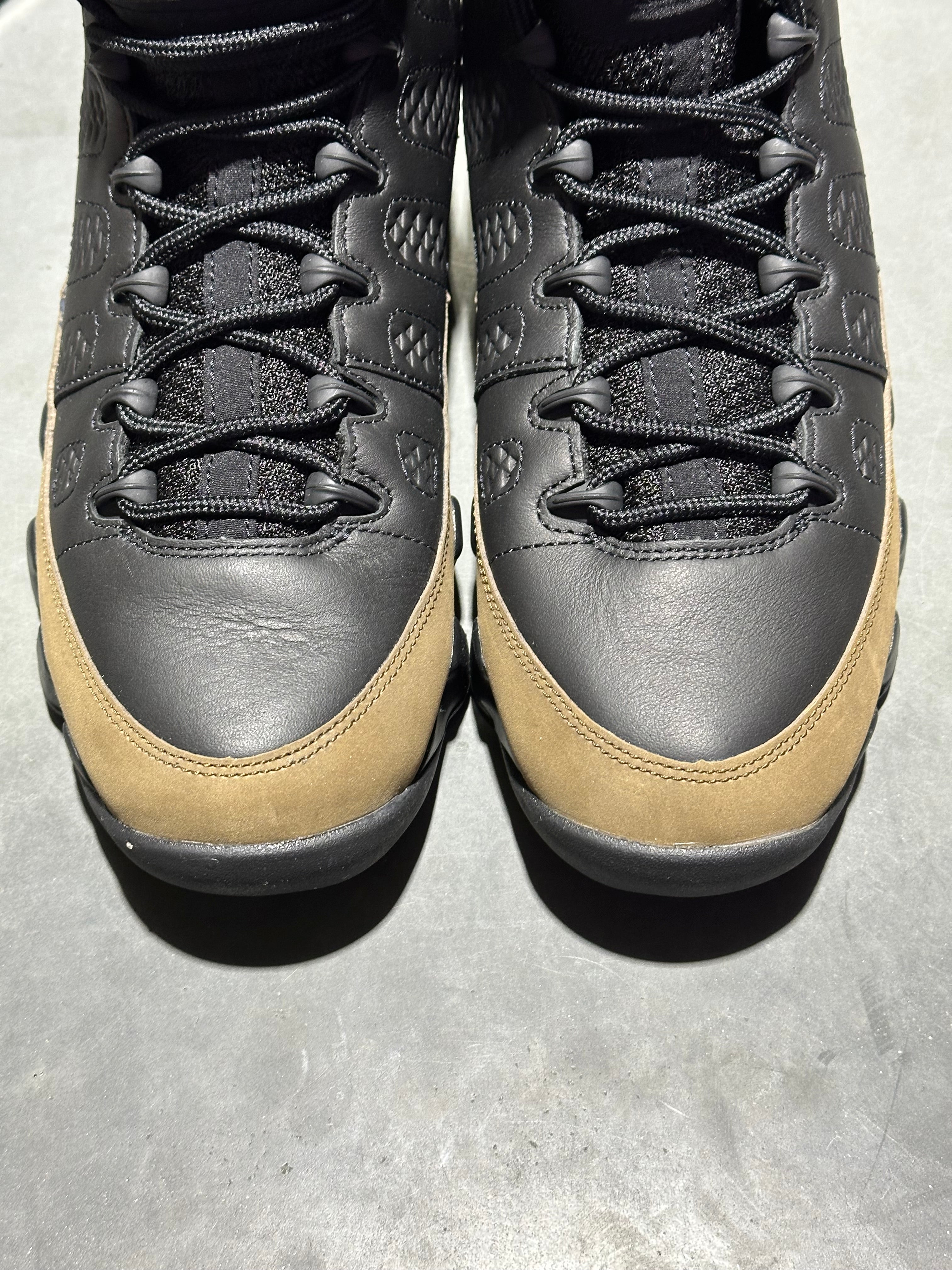Air Jordan 9 Retro - Olive Size 8.5