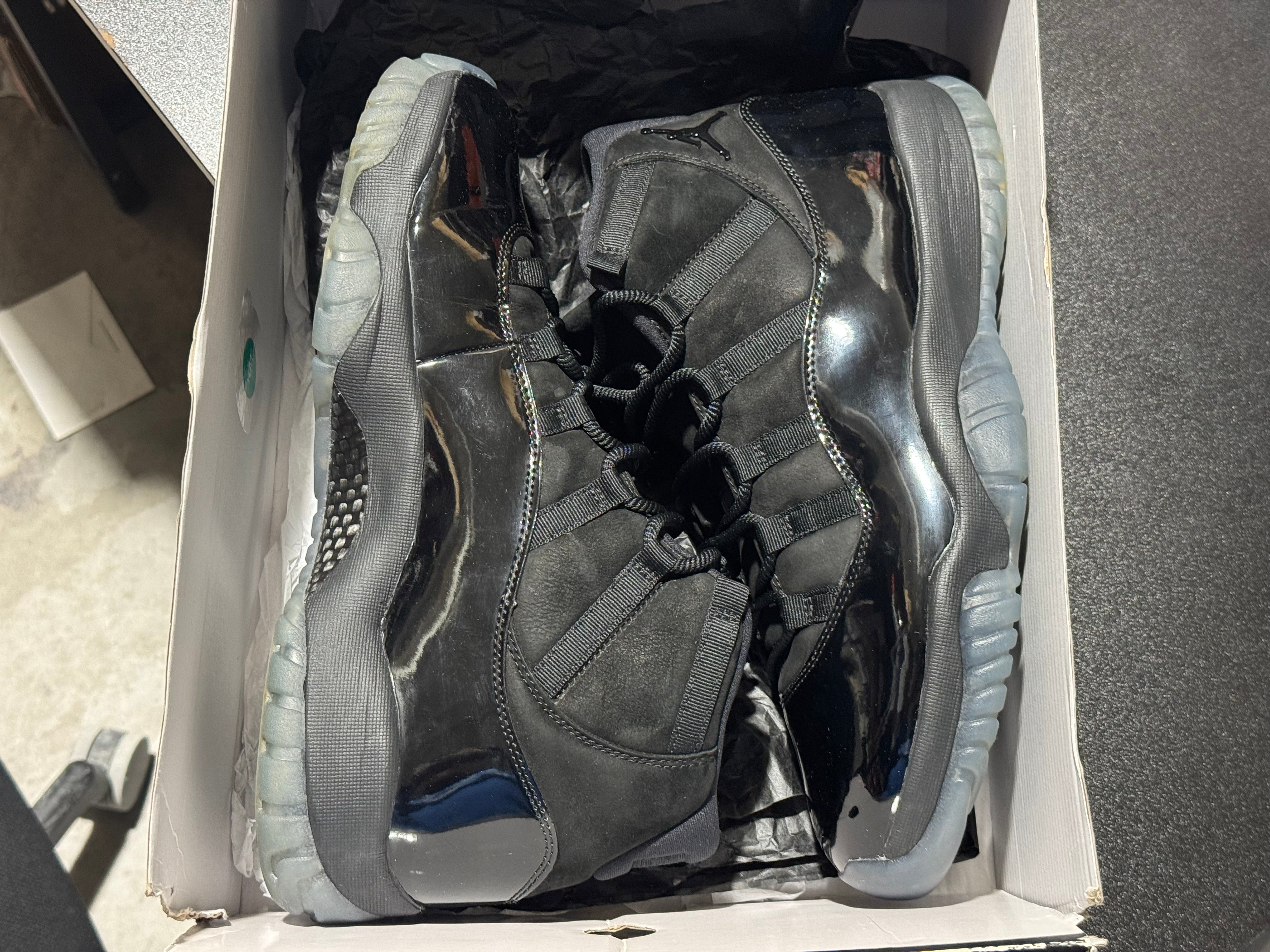 Air Jordan 11 Retro - Cap and Gown Size 13