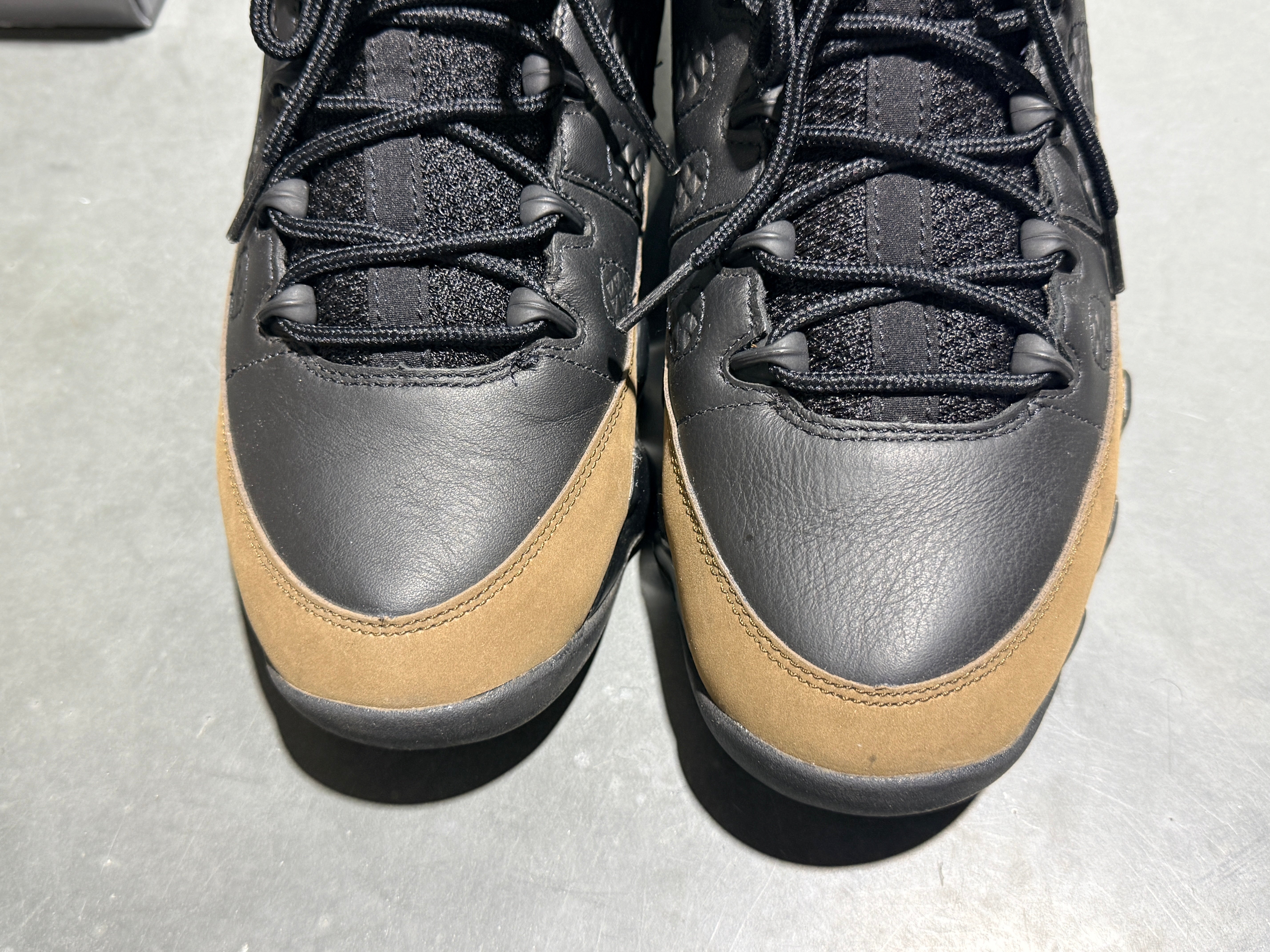 Air Jordan 9 Retro - Olive Size 10