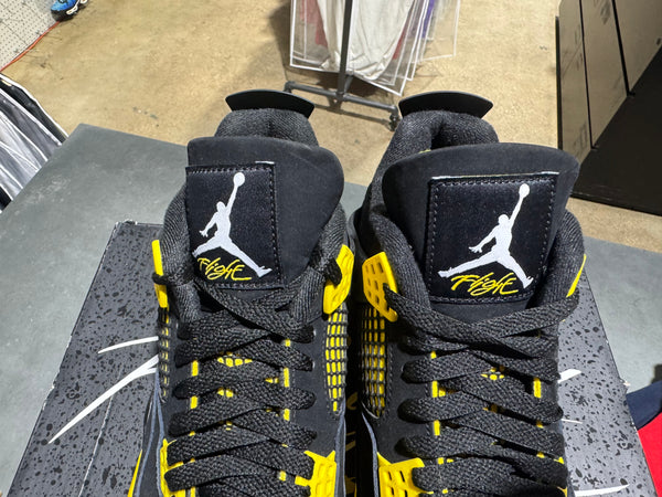 Air Jordan 4 Retro - Thunder 2023 Size 8.5