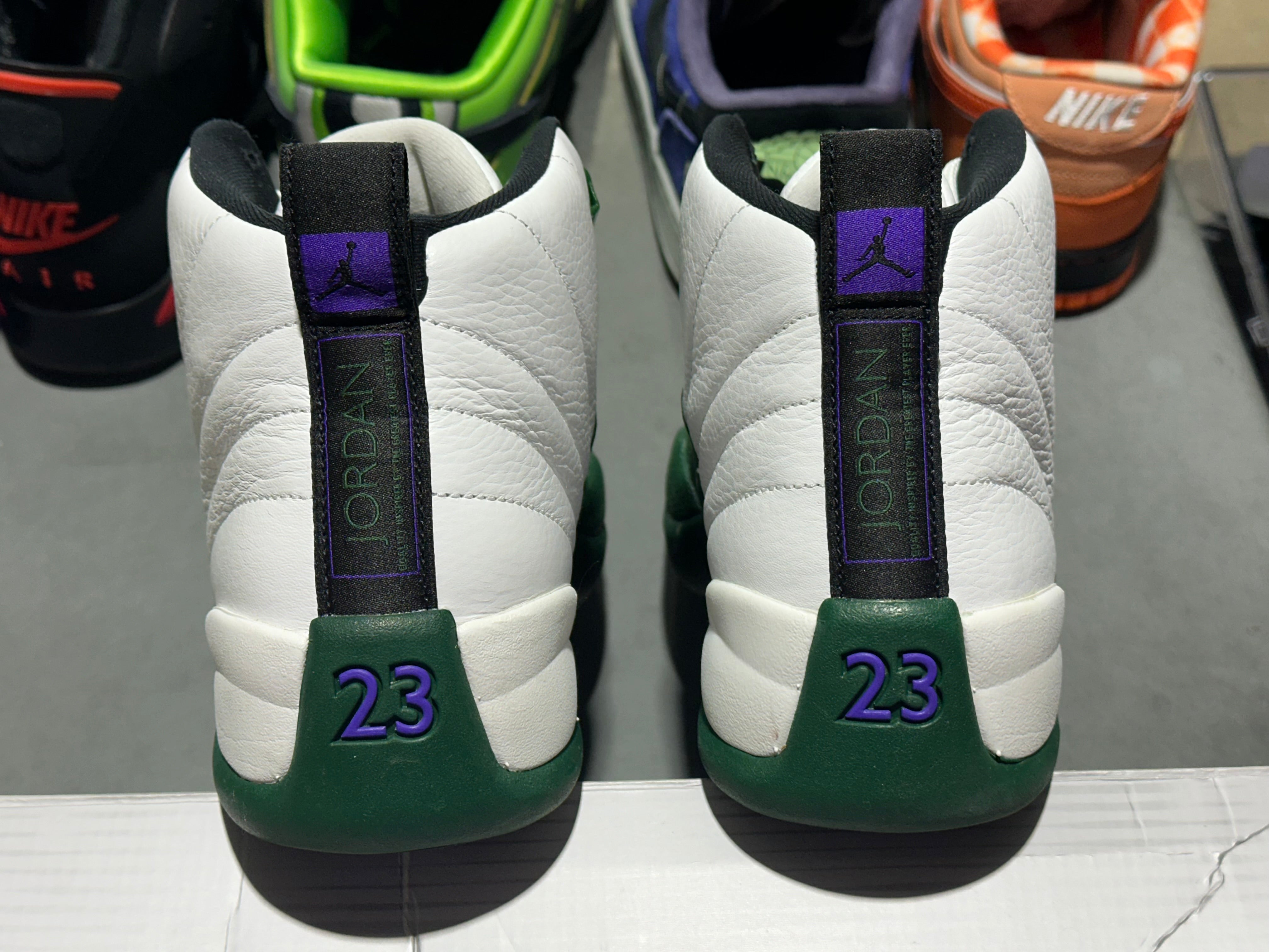 Air Jordan 12 Retro - Bucks Size 9