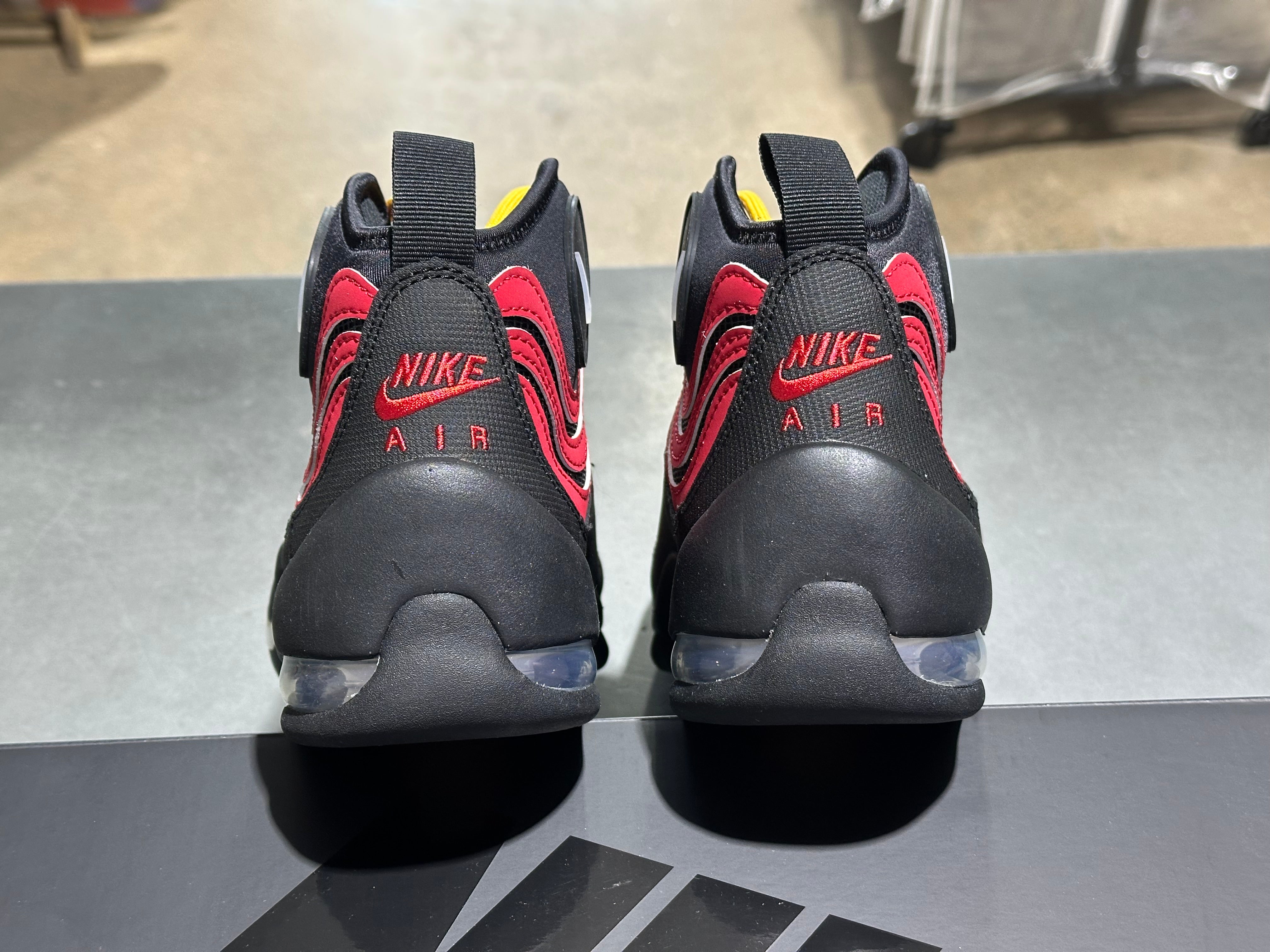 Nike Air Bakin High A5 - Varsity Red Size 9