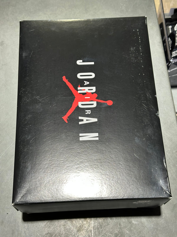 Air Jordan 11 Retro Low - Space Jam Size 9