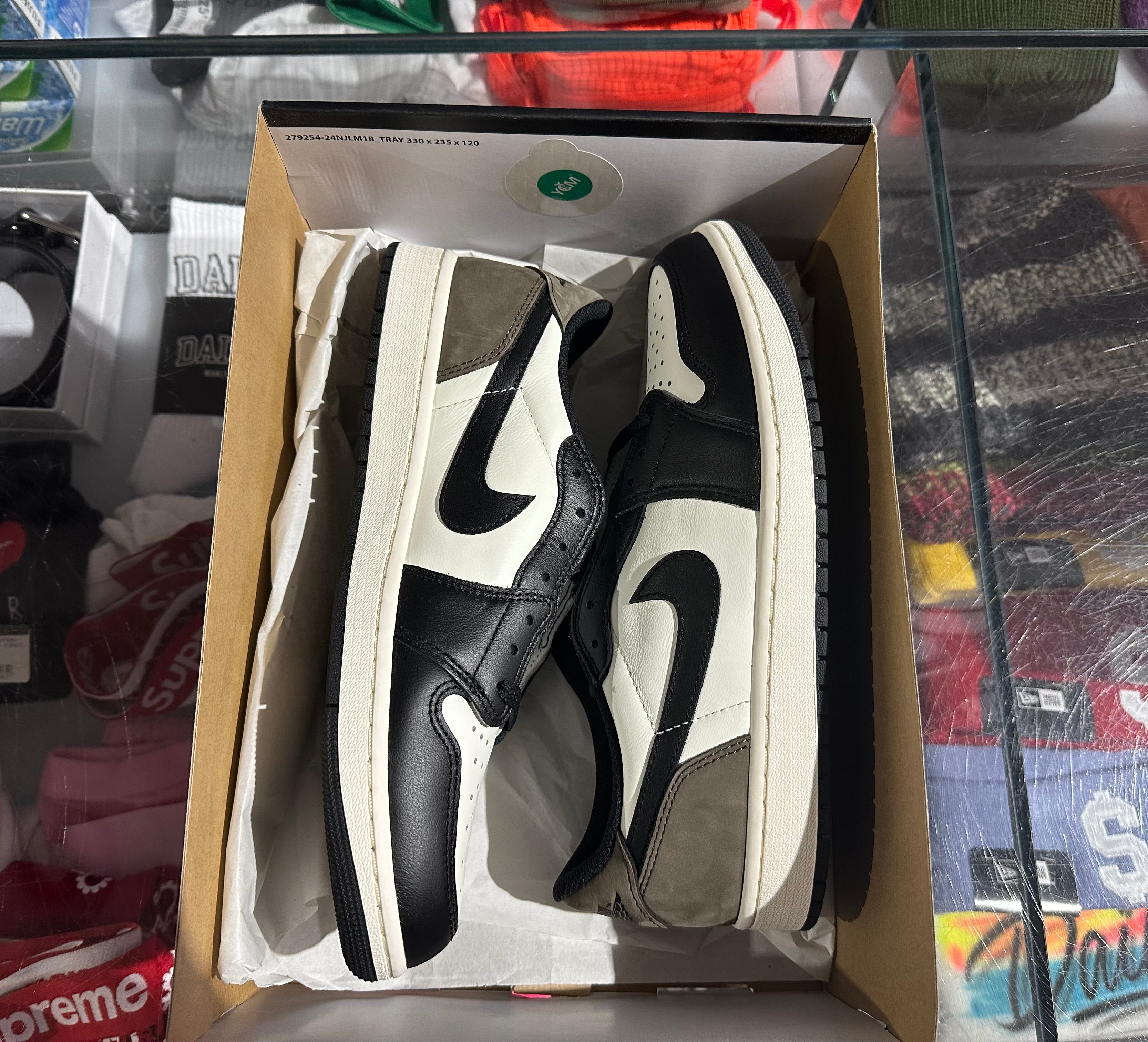 Air Jordan 1 Retro Low OG - Mocha