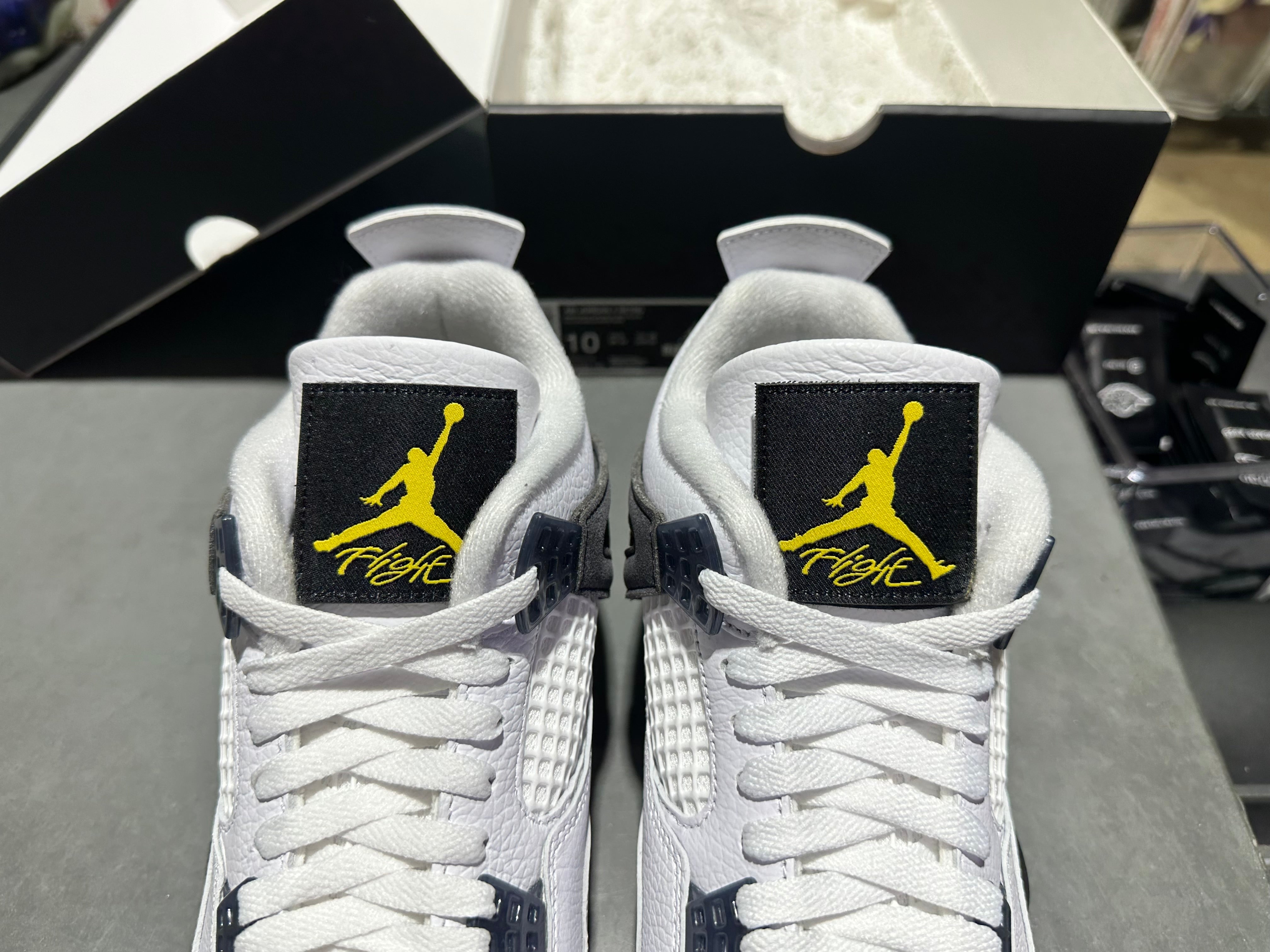 Air Jordan 4 Retro - Tour Yellow Size 10