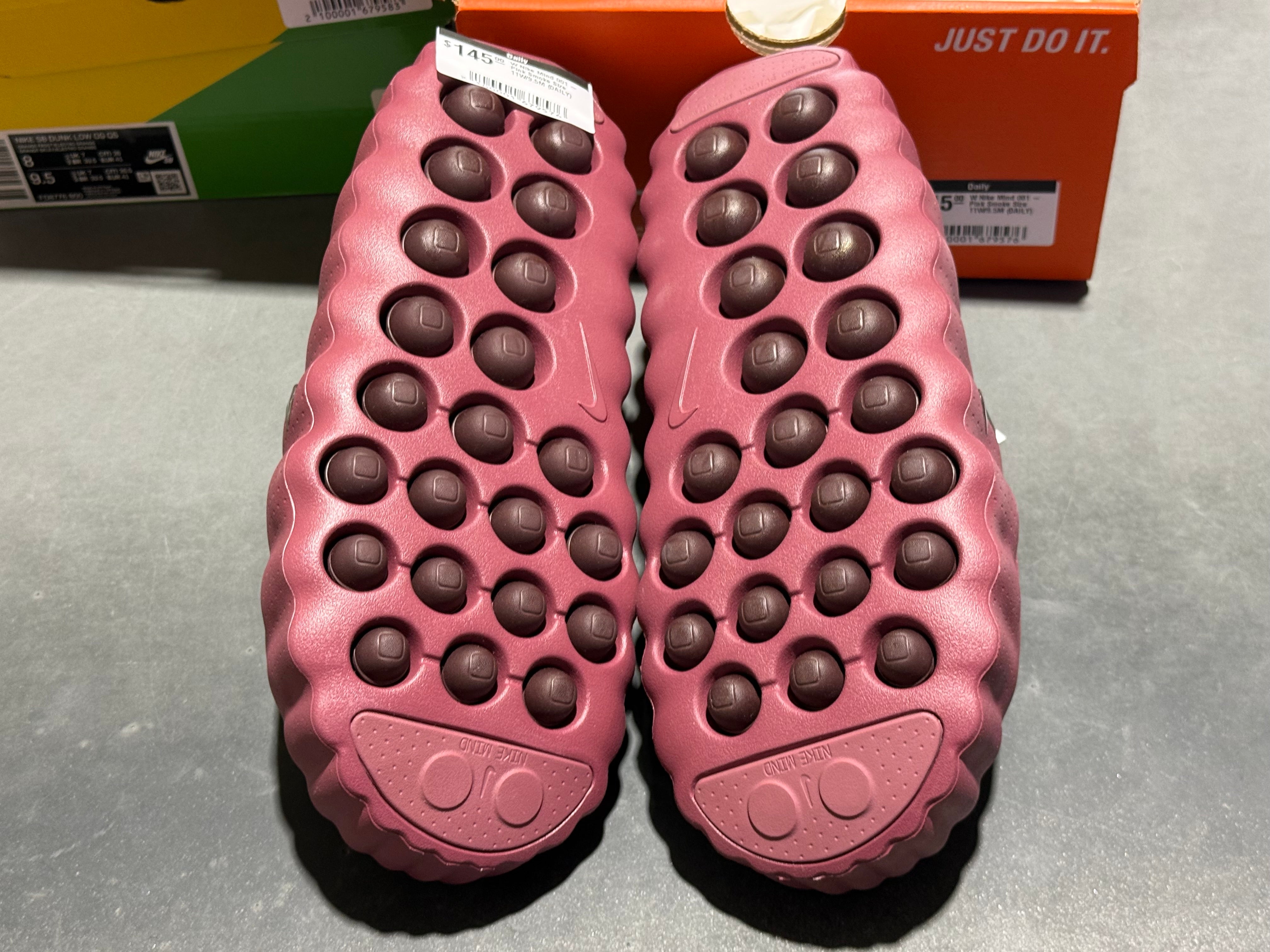 W Nike Mind 001 - Pink Smoke Size 11W/9.5M