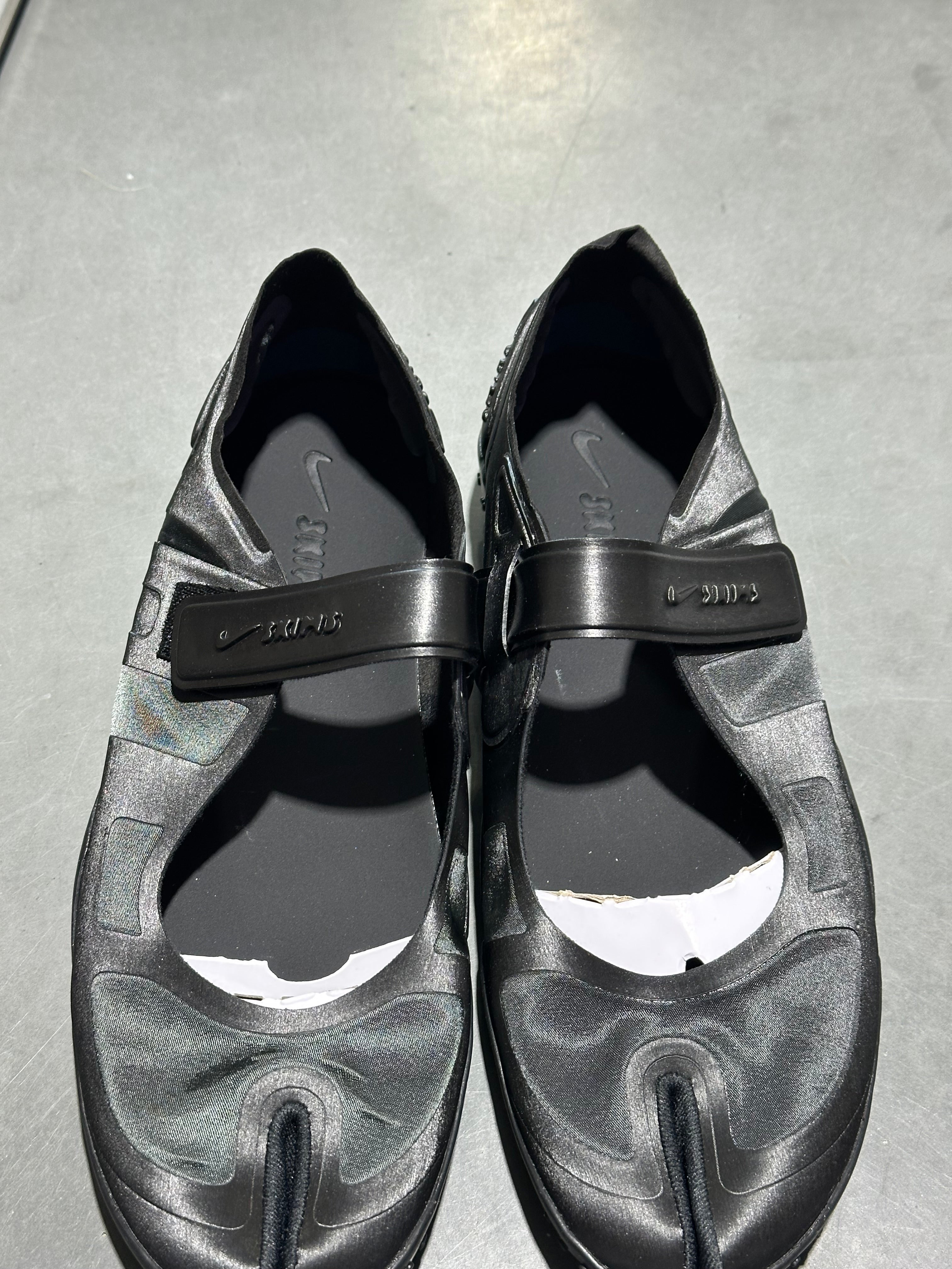 Nike Rift Satin SKIMS - Black/Women's Size 7W/5.5Y