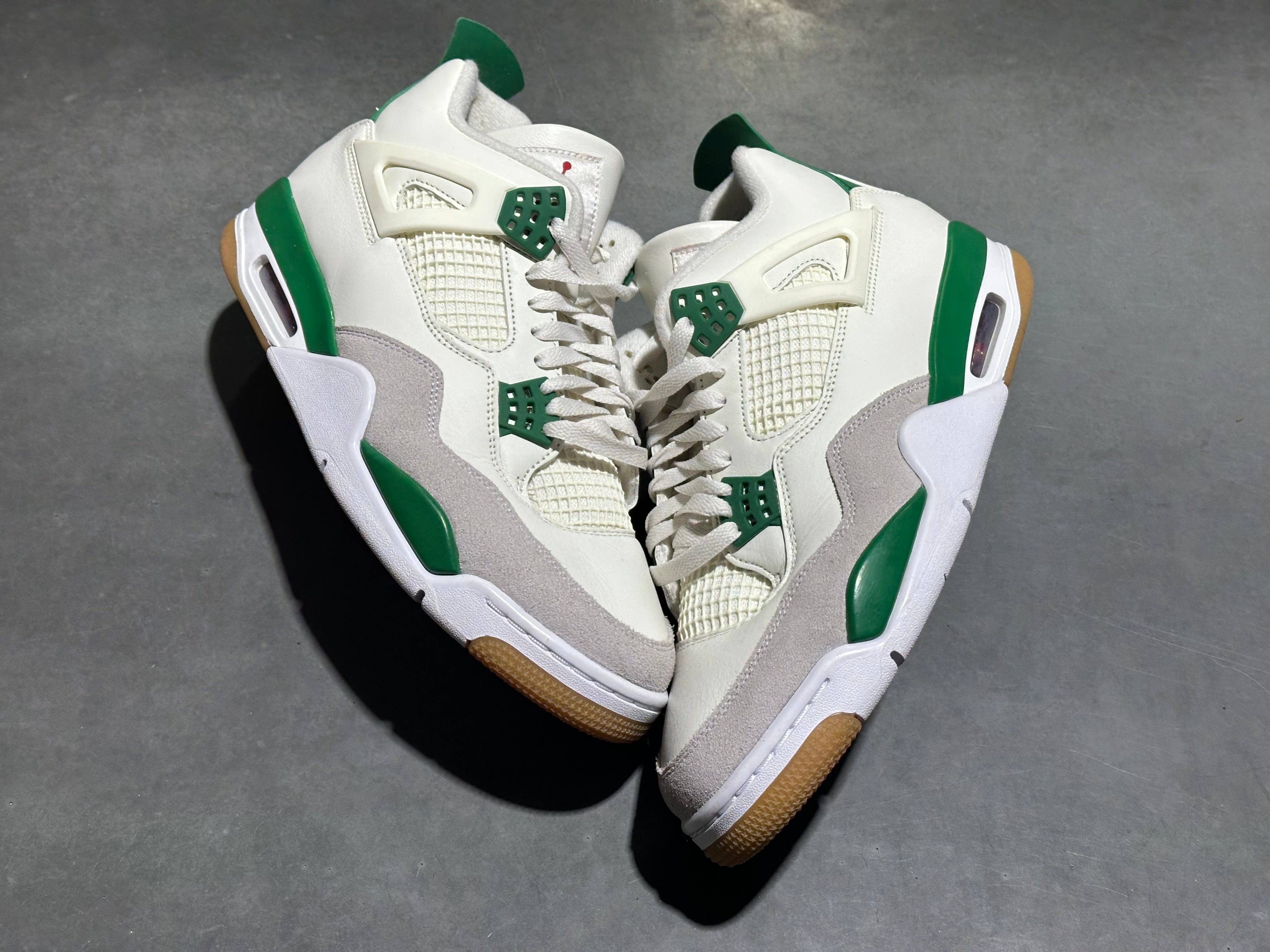 Air Jordan 4 Retro x Nike SB - Pine Green Size 11
