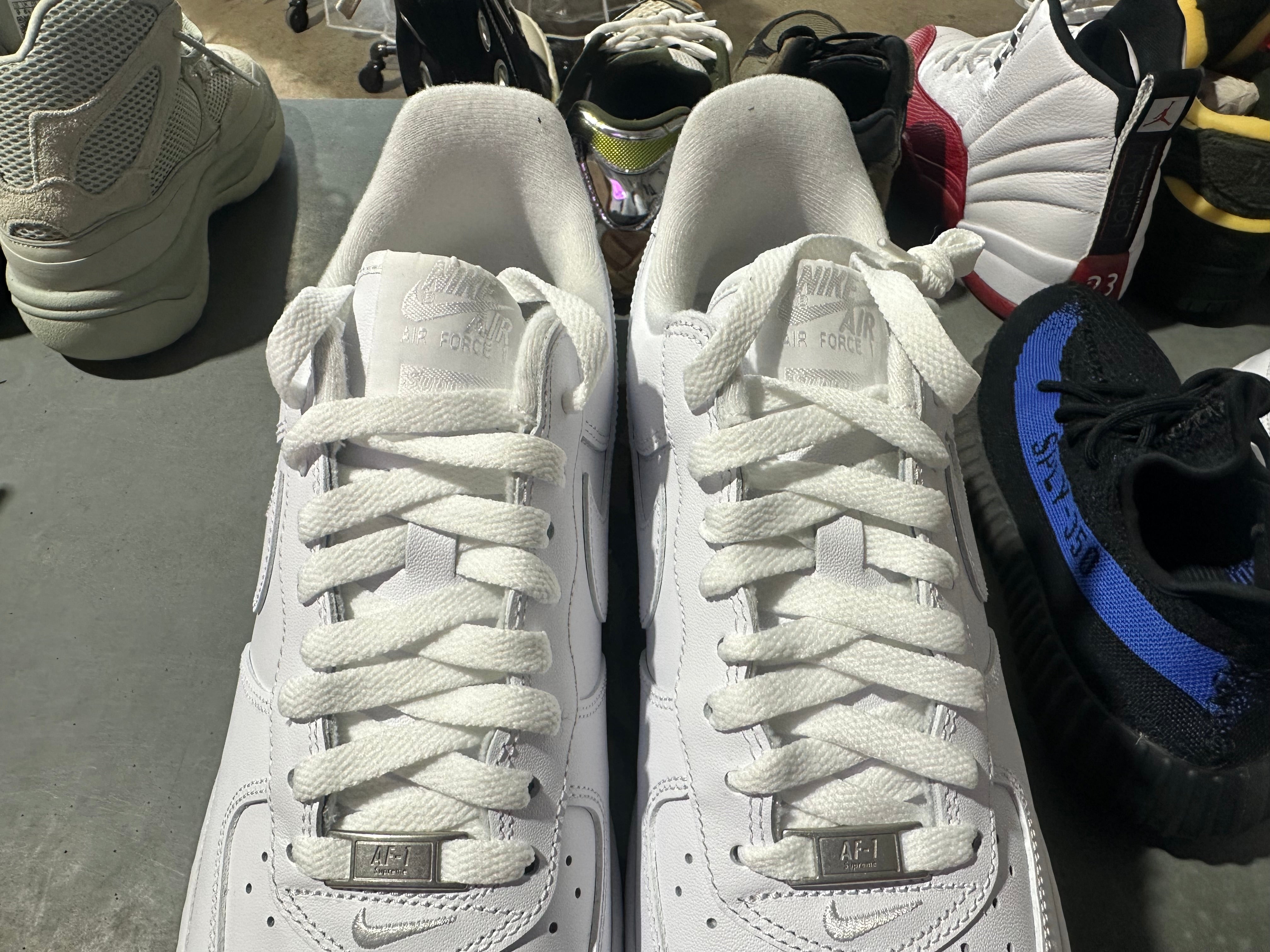 Nike Air Force 1 Low Supreme - White Size 10.5