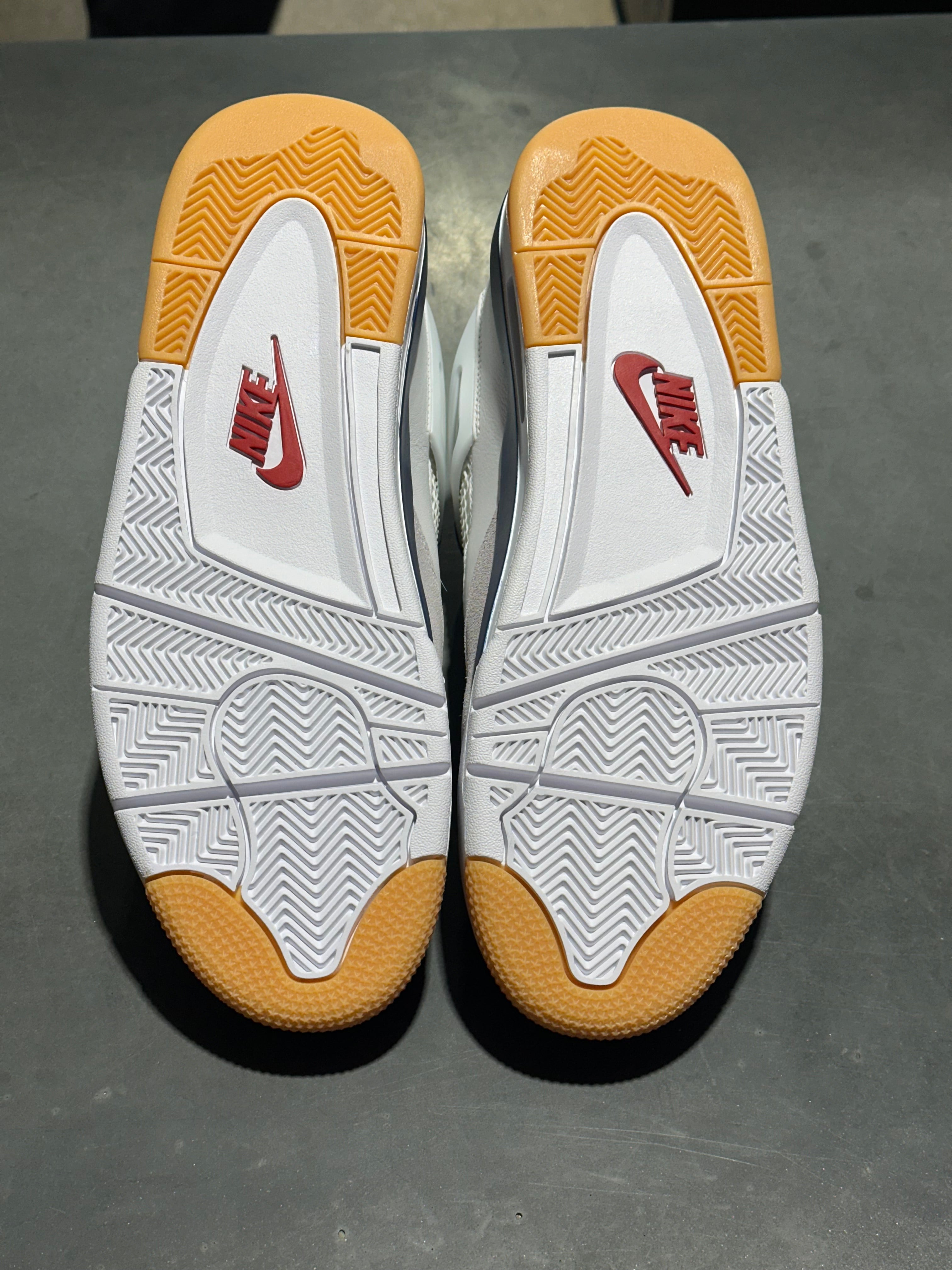 Air Jordan 4 Retro SB - Navy Size 12